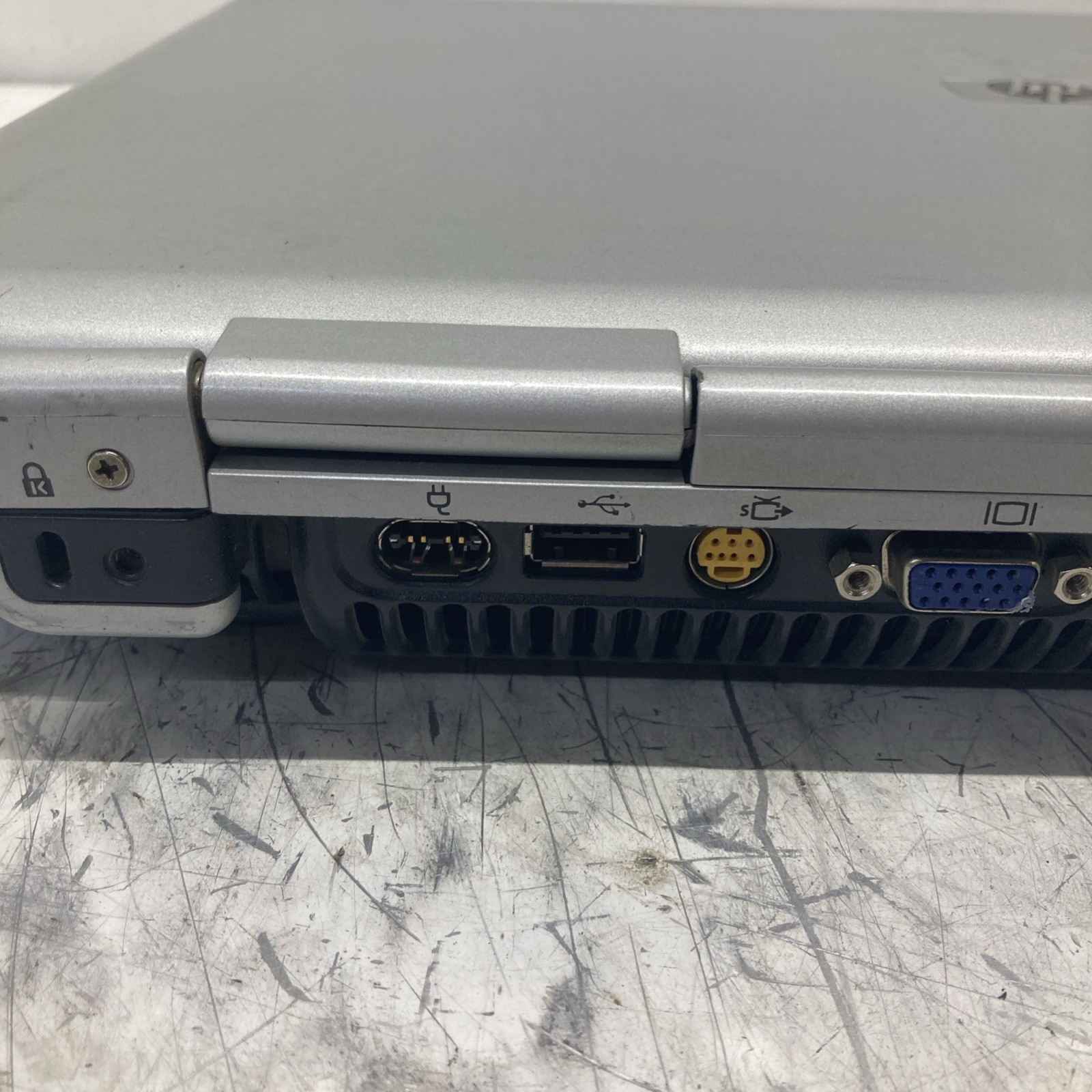 HP ZD8000 unknown cpu no power untested 1GB Ram no HDD