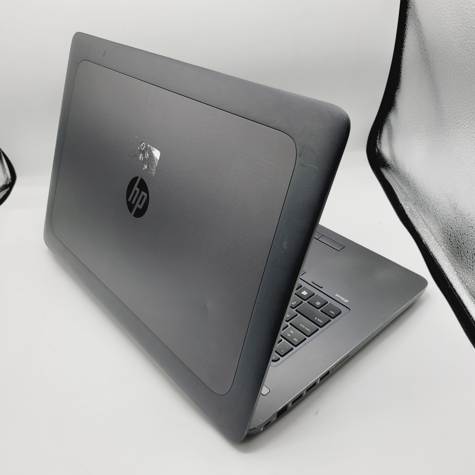 HP ZBOOK 17 G3 Xeon E3 16GB RAM No HDD 17″ FOR PARTS