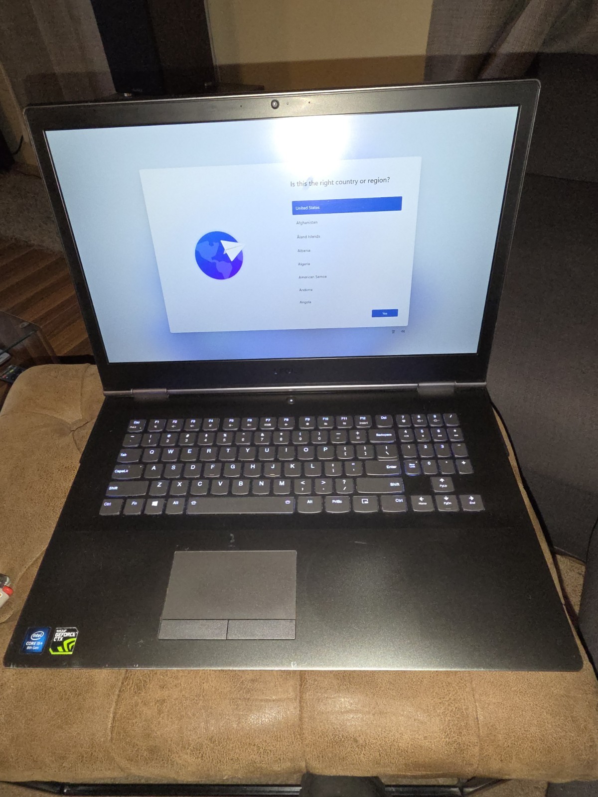 Lenovo Legion Y730-17IN Laptop i5-8300H 2.30 GHz 8GB DDR 1 TB HD GTX 1050Ti 4GB