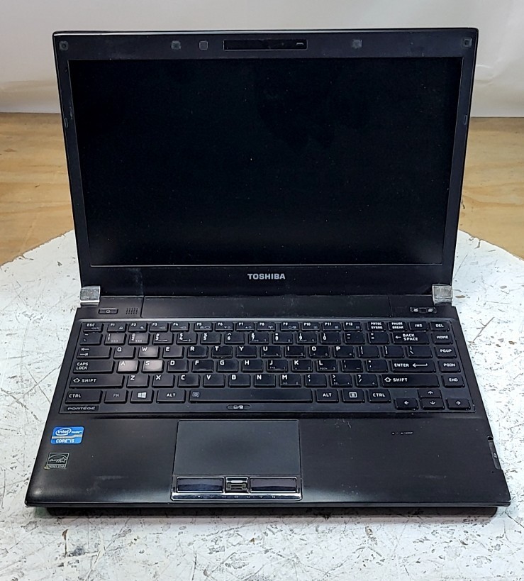 TOSHIBA PORTEGE R930 Laptop Intel I5-3230M 4GB SEE NOTES