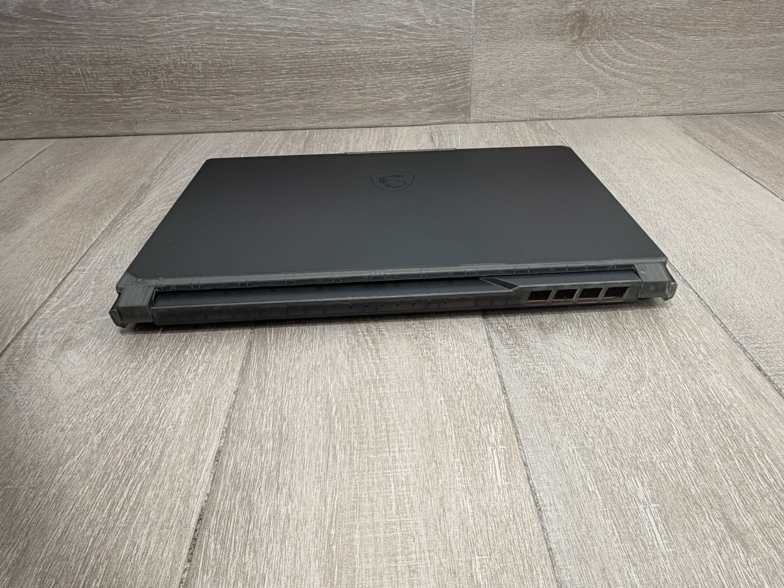 CYBORG 15 A13V 15.6″ Core i7-13620H GeForce RTX 4050 512GB NVMe 8GB RAM Win-11