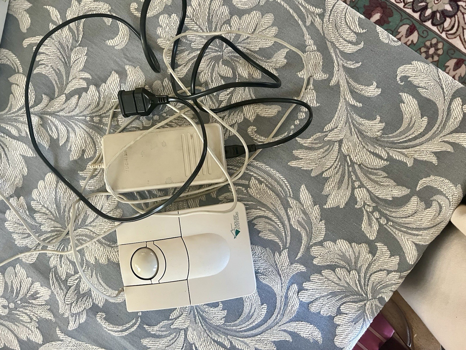Toshiba T1900c Very Good Condition With Power Cord And Mouse