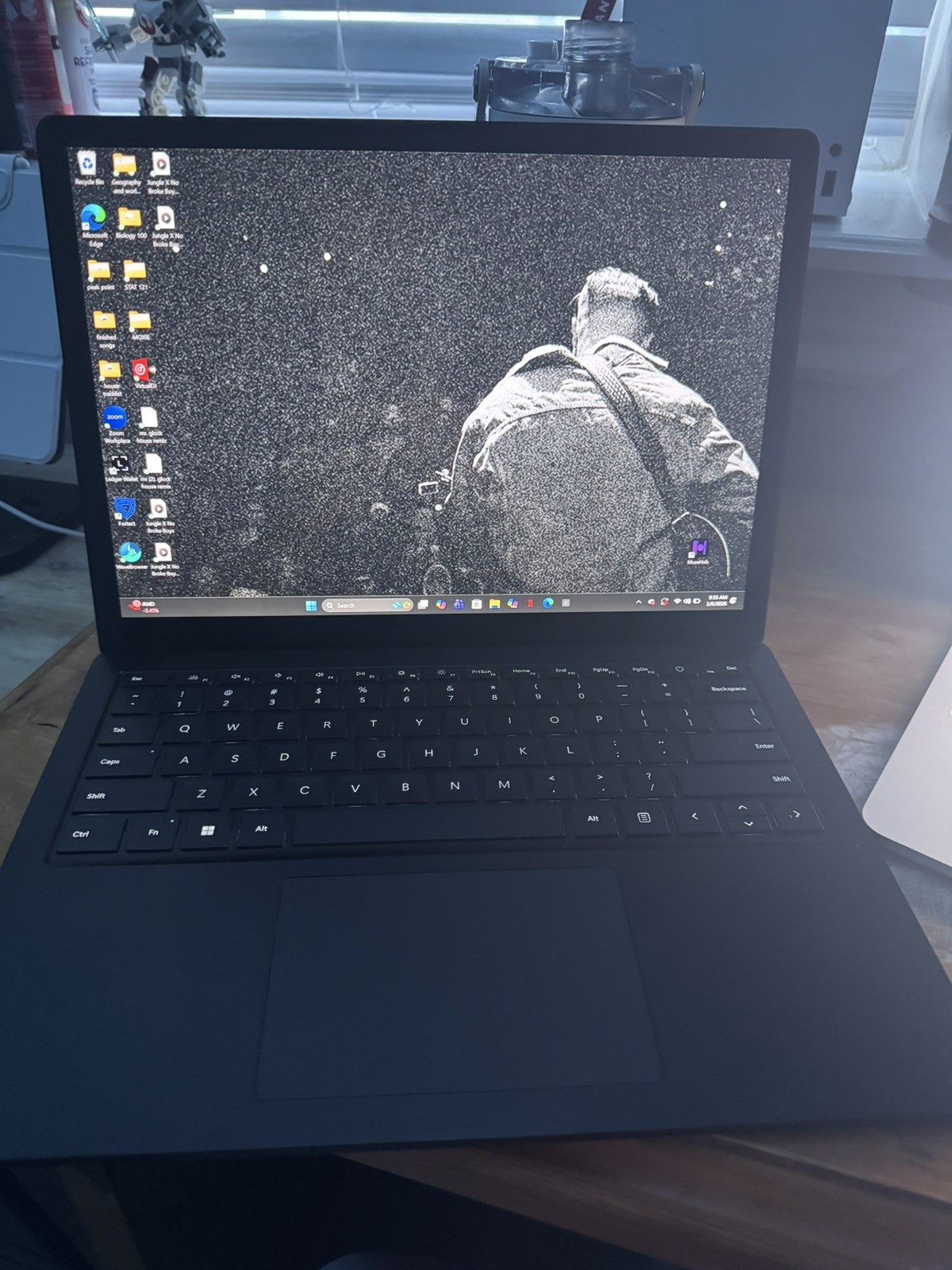 Microsoft Surface Laptop 5 13.5” Touch (256GB SSD, Intel Core i5 12th Gen.,…
