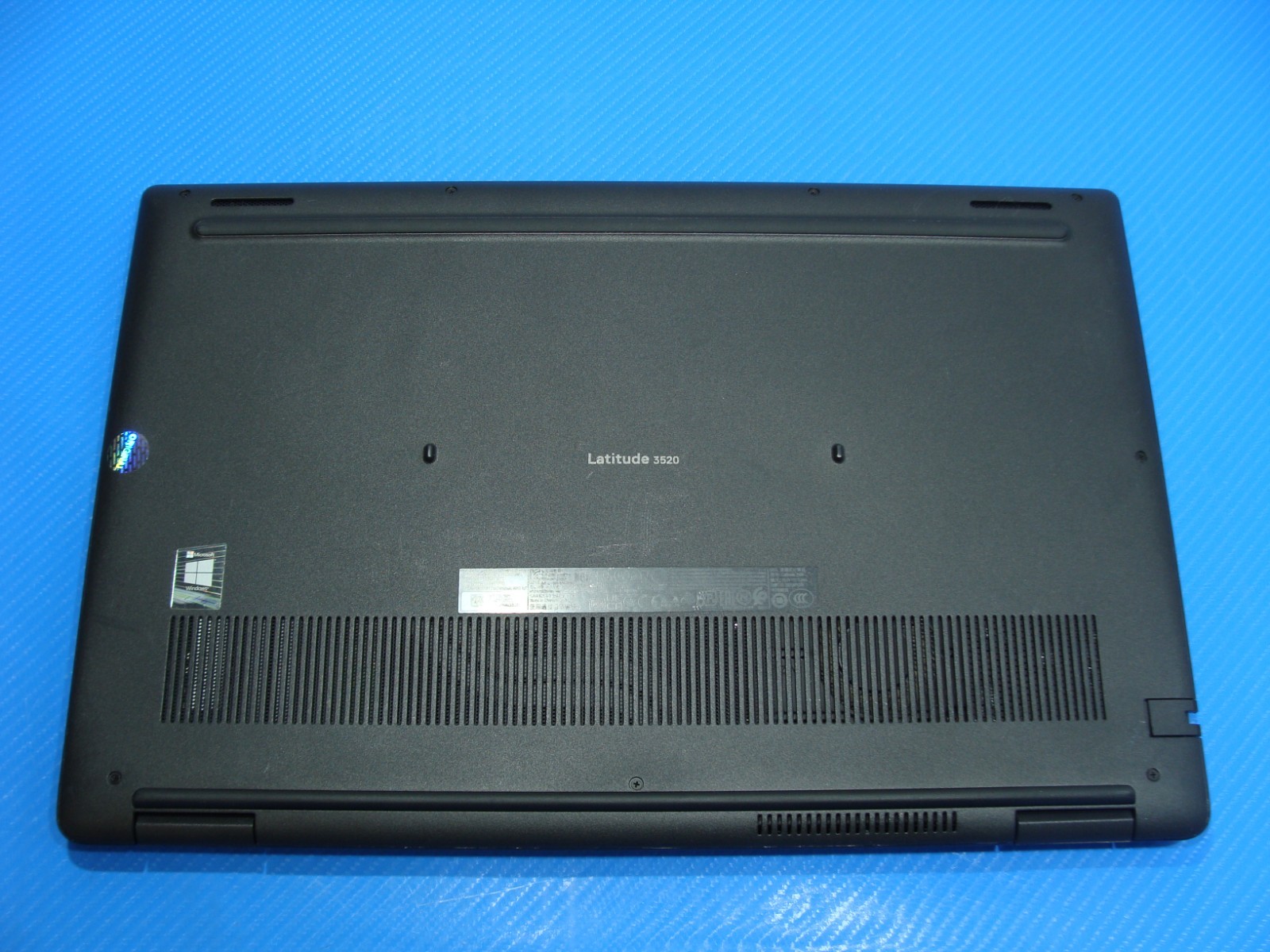 Dell Latitude 3520 15.6″FHD core i7-1165G7 2.8GHz 16GB 512GB Win 11Pro +Charger