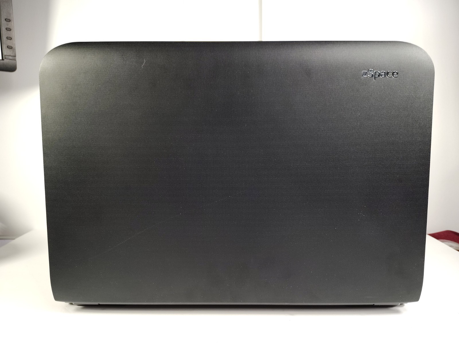 zSpace W1847 15.6″ AMD A9-9420 3GHz 256GB SSD 8GB DDR4 Windows 11 Pro w/ Adapter