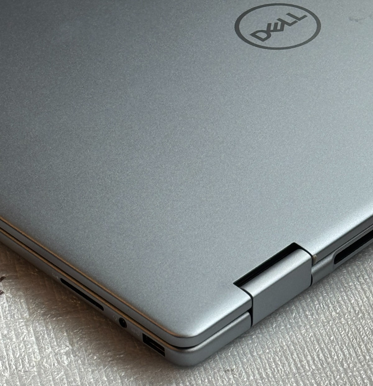 Dell Inspiron 2-in-1 7640 16″ FHD+ Touch Laptop Ultra 7 155H 16GB RAM 1TB SSD