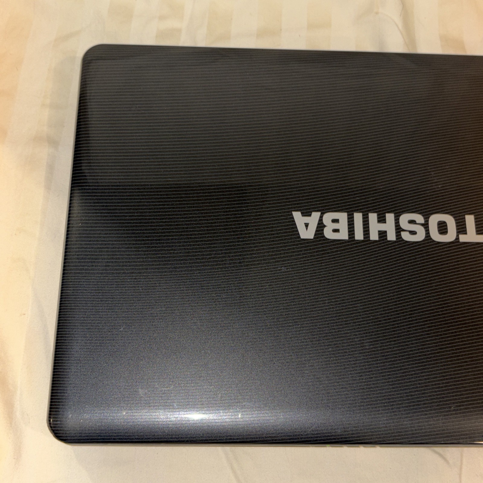 Toshiba Satellite 17.3″ l555-s7008 Notebook – i5-M430 2.27 GHz, 8 GB, 250 GB