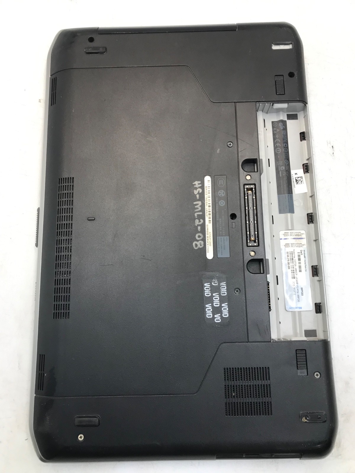 Dell Latitude E5530 Intel Core i3-3110M 2.4 GHz 15″ Laptop-POWERS/BAD DISPLAY-MZ