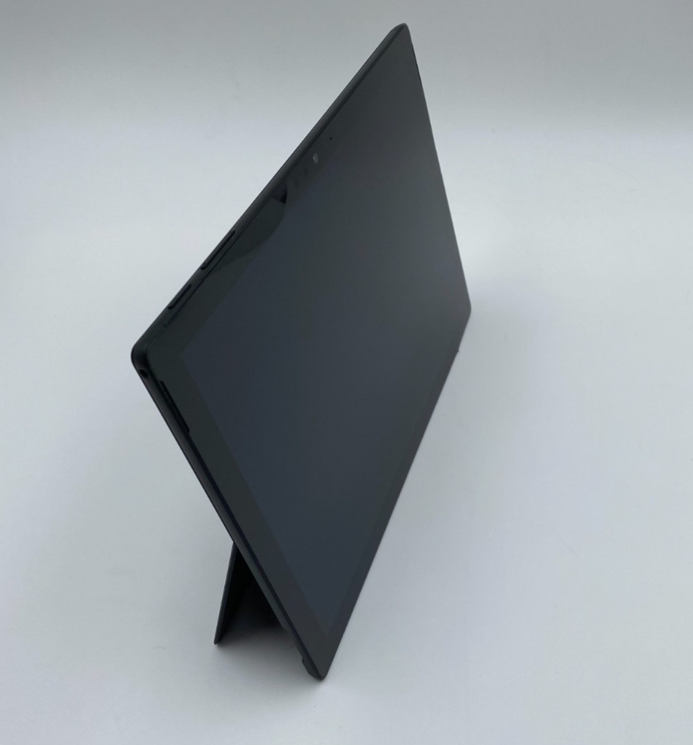 Microsoft Surface Pro 6 1796 i5-8350U 1.7GHz 256GB SSD 8GB DDR3 BLACK C/DOT/READ