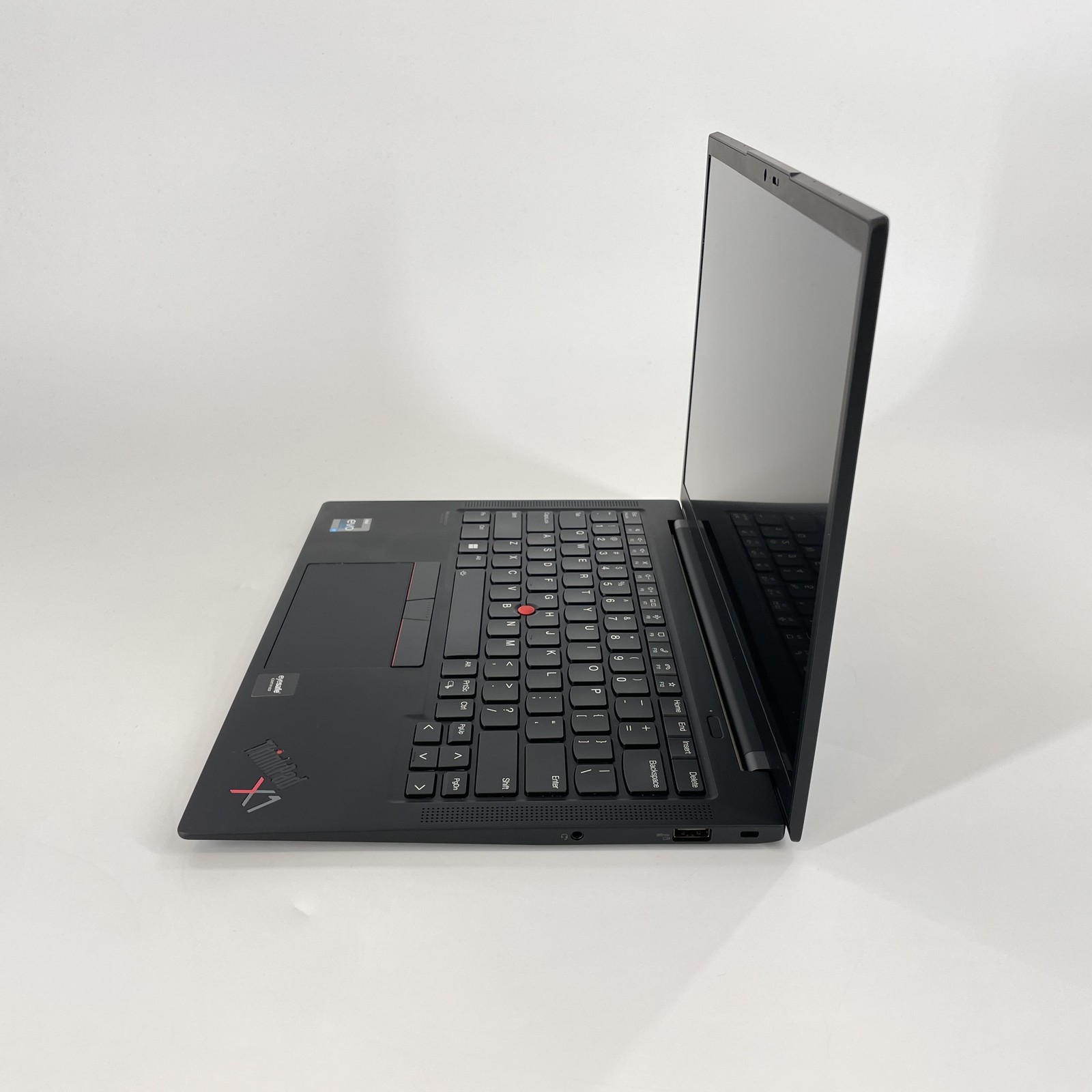 Lenovo ThinkPad X1 Carbon Gen 10 14 FHD+ 2.1 GHz i7-1260P 16GB 512GB SSD