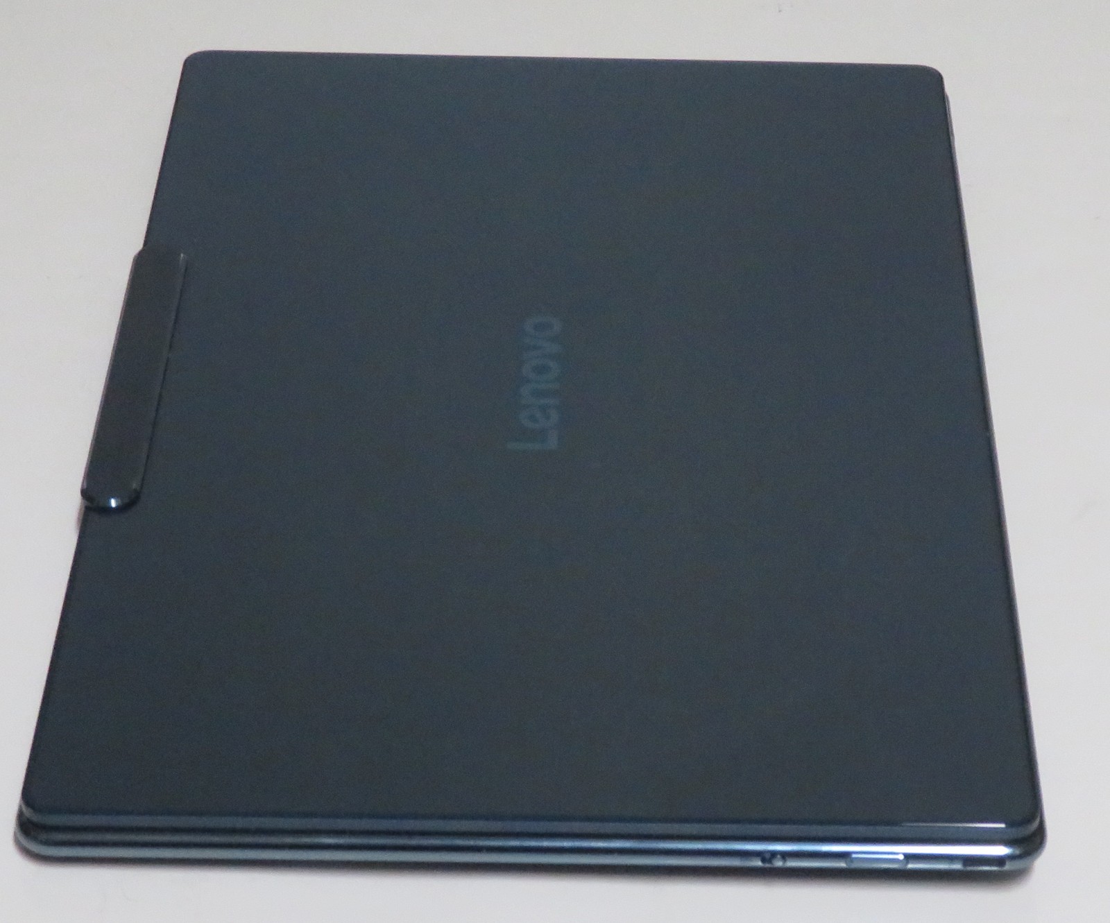 Lenovo Yoga Slim 9i Copilot+ Aura 14″ 4K 120Hz OLED Touch Ultra 7 258V 32GB 1TB