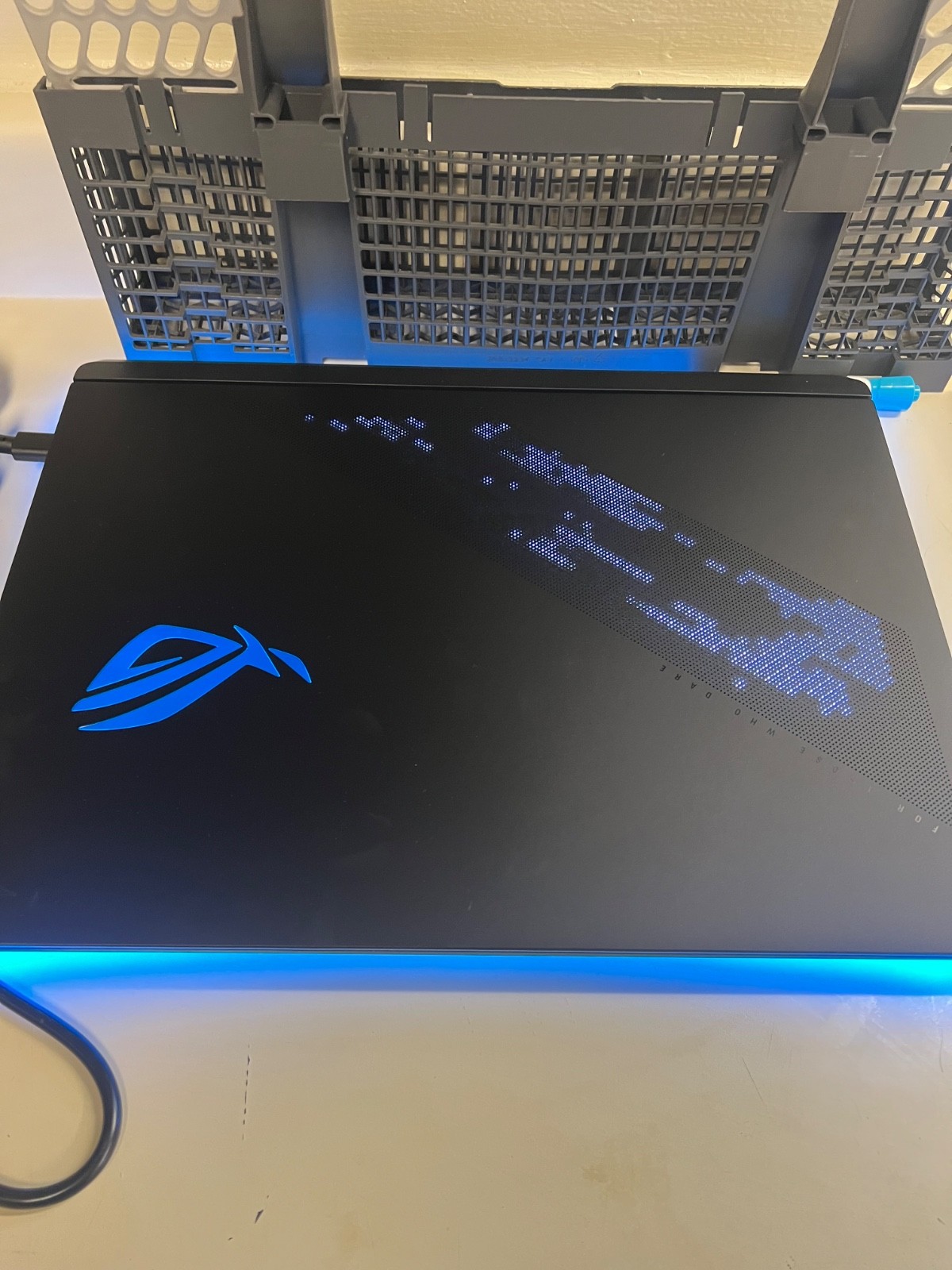 2 days old!! ASUS ROG STRIX Scar 18 rtx 5070 ti 32gb ram