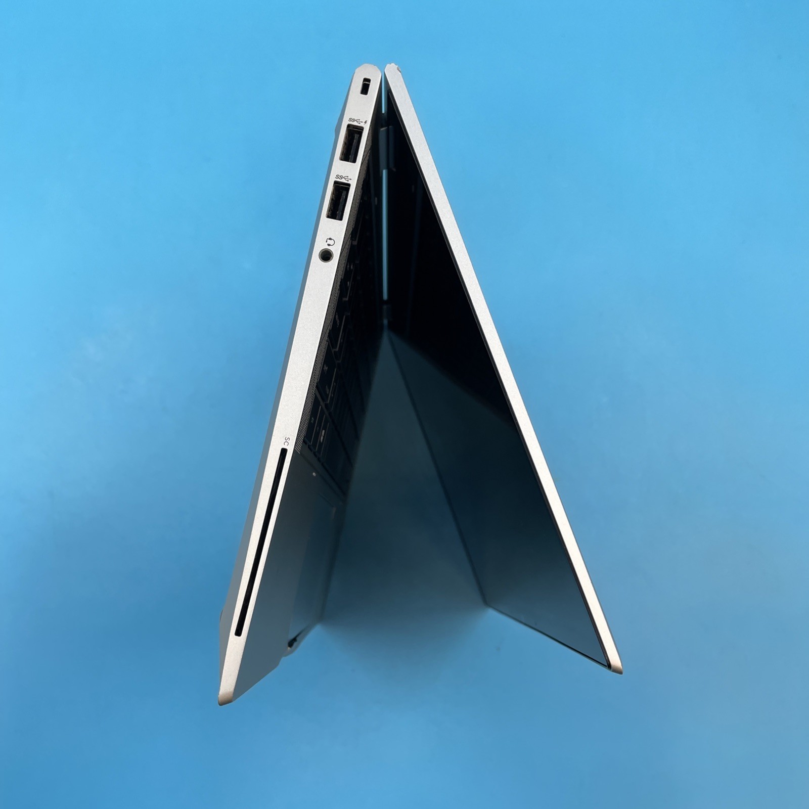 HP EliteBook x360 830 G8 | i7-1185G7 | 16GB RAM | 512GB SSD | NO OS | 75% BATT