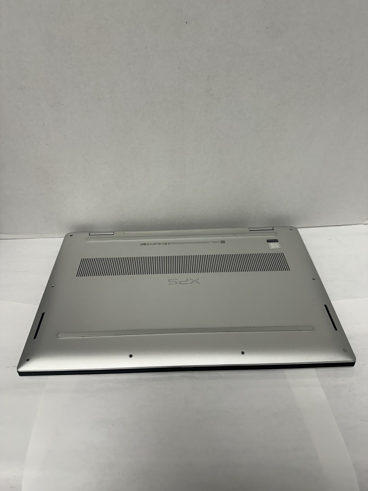 Dell XPS 15 9575 i5-8th Gen/8GB RAM No HDD (No OS or Charger) Read Desc.