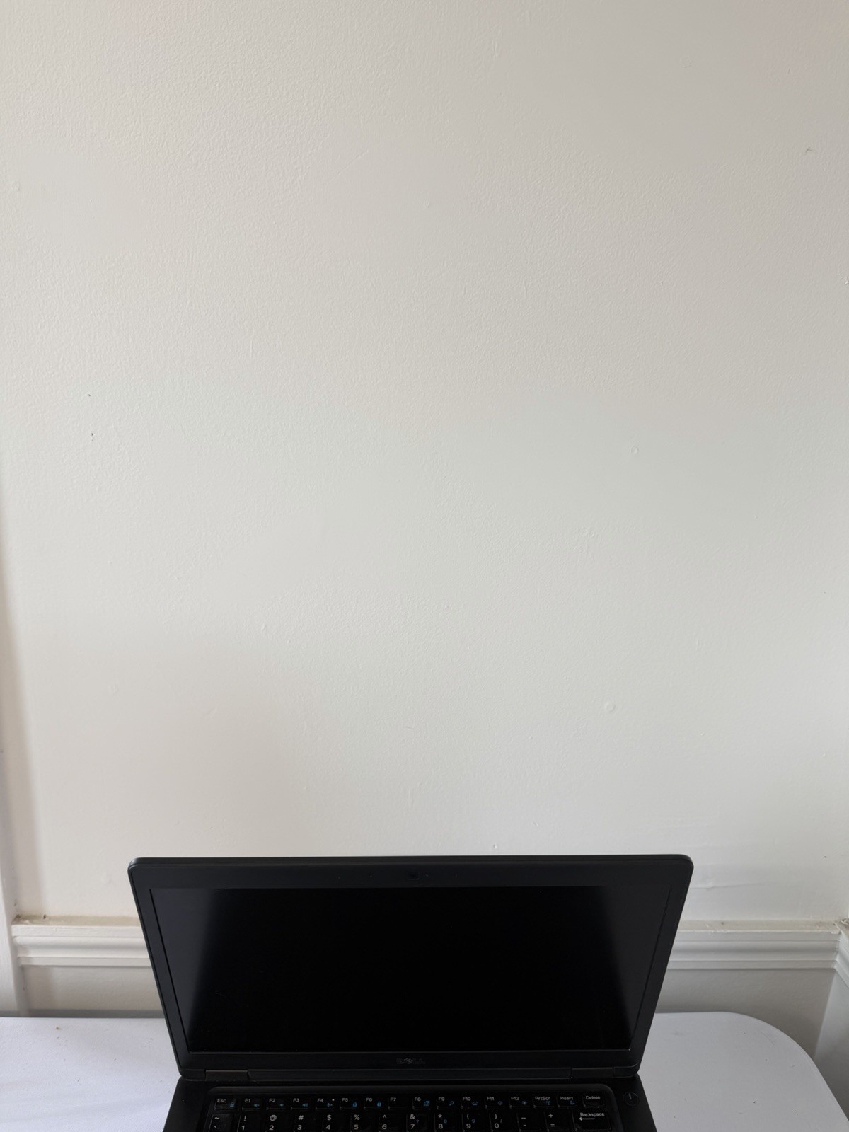 Dell Latitude 5480 Laptop – Good Screen – Intel i5-6300U – RAM 16 GB – Read Des