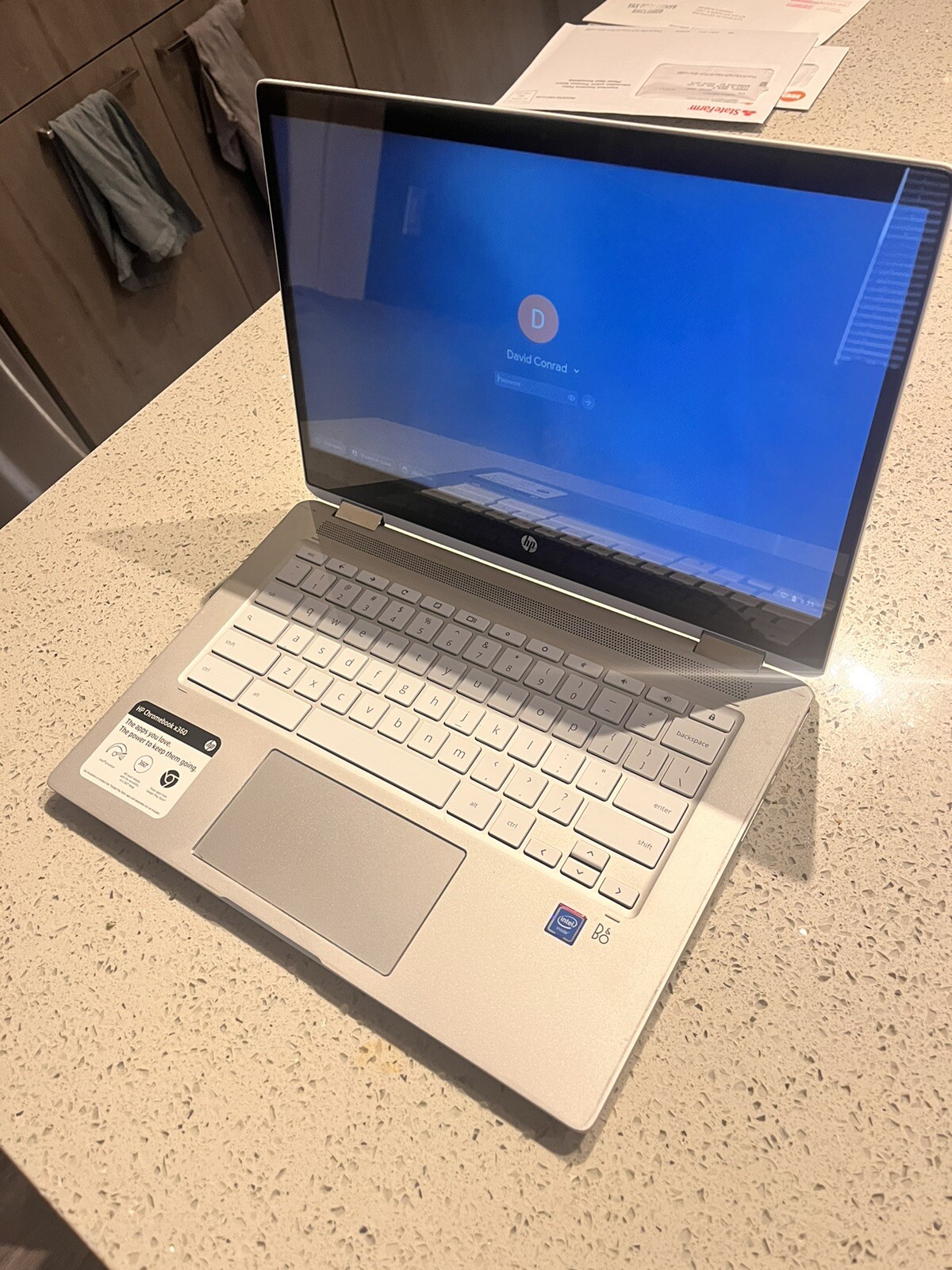 HP 14a-na0020nr 14 inch (32GB, Intel Celeron, 1.10GHz, 4GB) Chromebook – White –