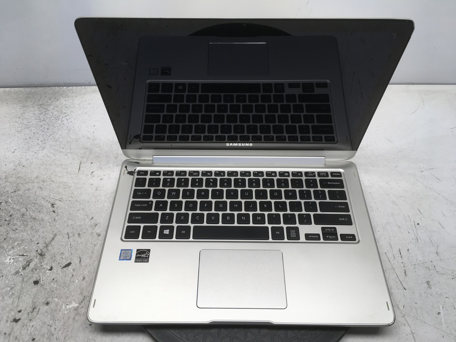 Samsung 740U Intel i5-6200U 2.3GHz 8 GB NO HDD No Batt