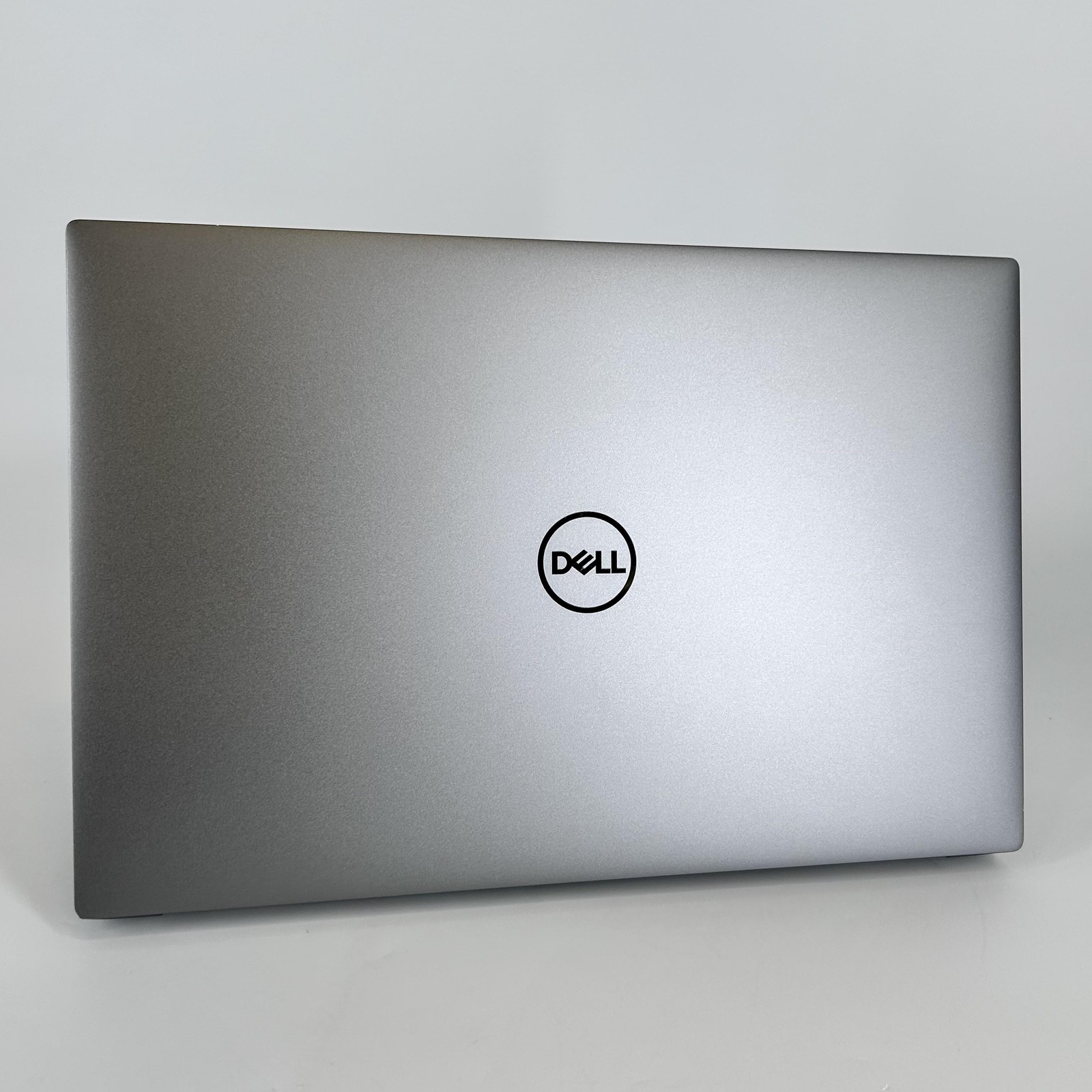 Dell Precision 5570 15.6 Gray FHD+ 2.5 GHz i9-12900H 8GB 1TB SSD RTX A2000