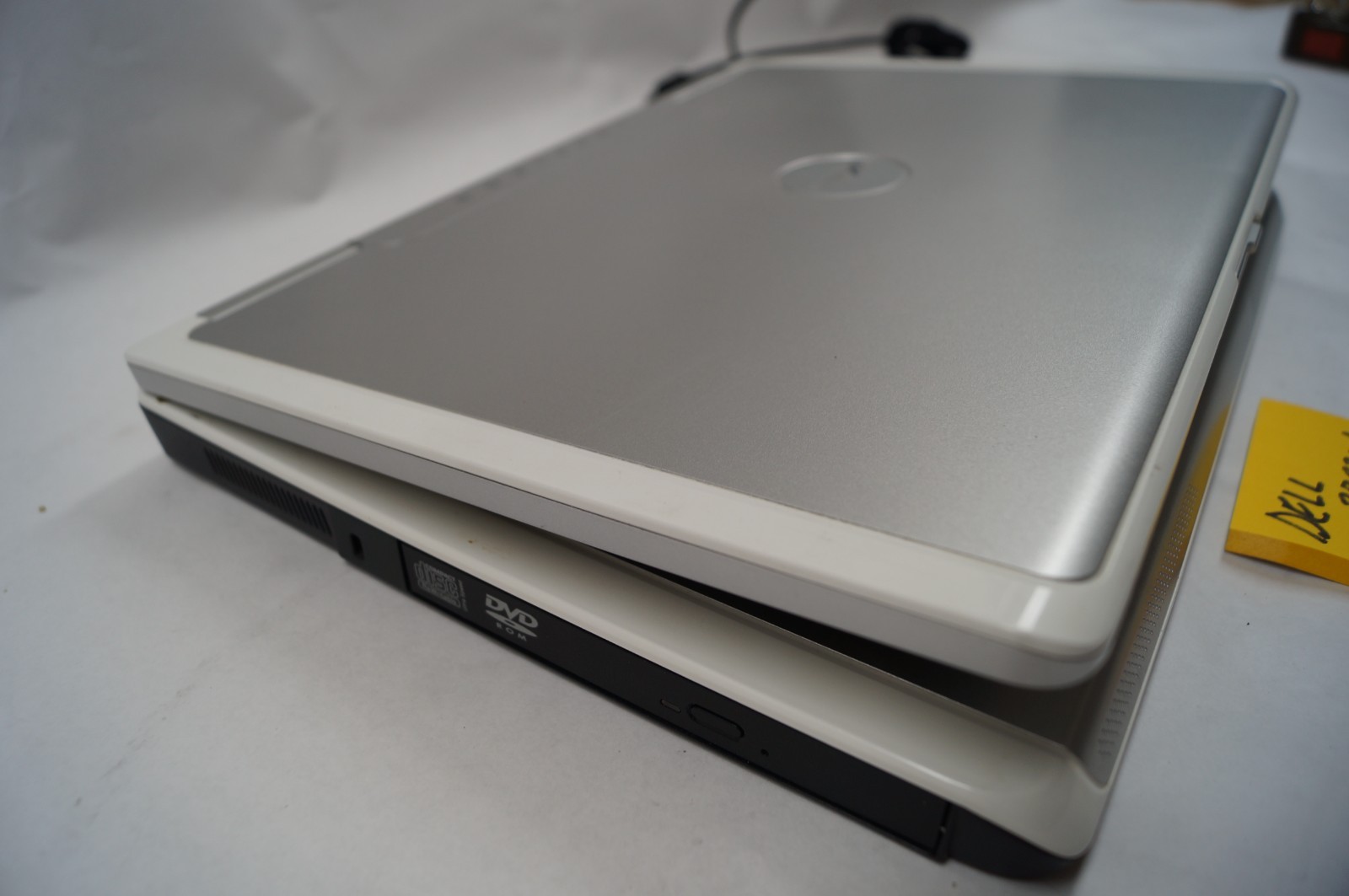 Dell Inspiron 1501- PP23LA 15.5″ 633 KB Mem AMD Sempron No HD WORKING PoR D152