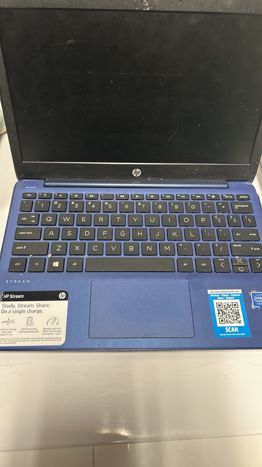 The HP Stream 11-ak0010nr is a budget-friendly 11.6-inch laptop