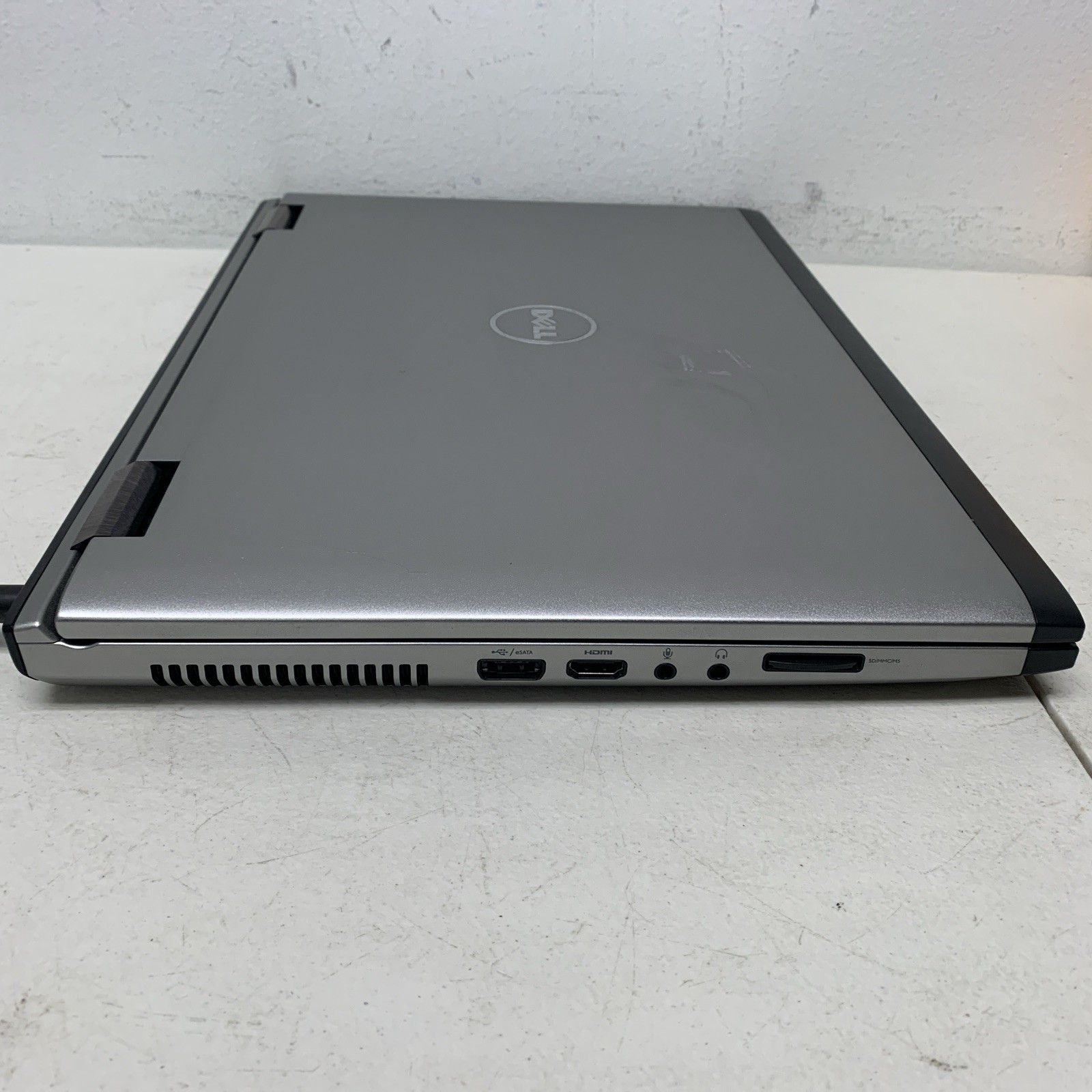 Dell Vostro 3750 17.3″ Intel Core i5-2410M2.30GHz 4GB Ram For Parts Read Descrip
