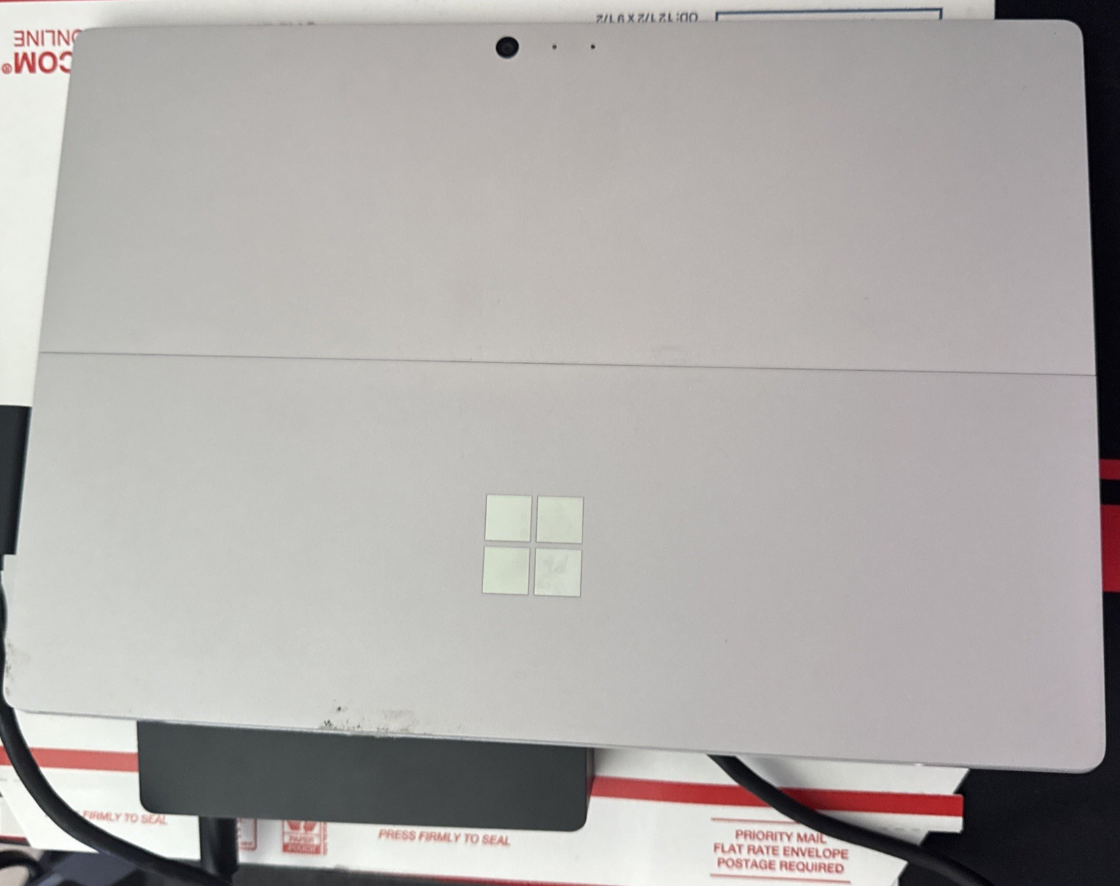 Microsoft Surface Pro 4 i7-6650U 16.0 GB RAM NO KEYBOARD LIFTED SCREEN NO HDD