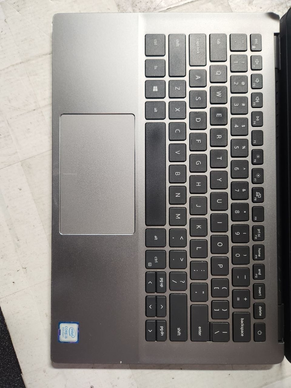 Dell Latitude 3301 (Core i5-8265U, 8GB RAM, 256GB SSD, Win 11 Pro) for parts