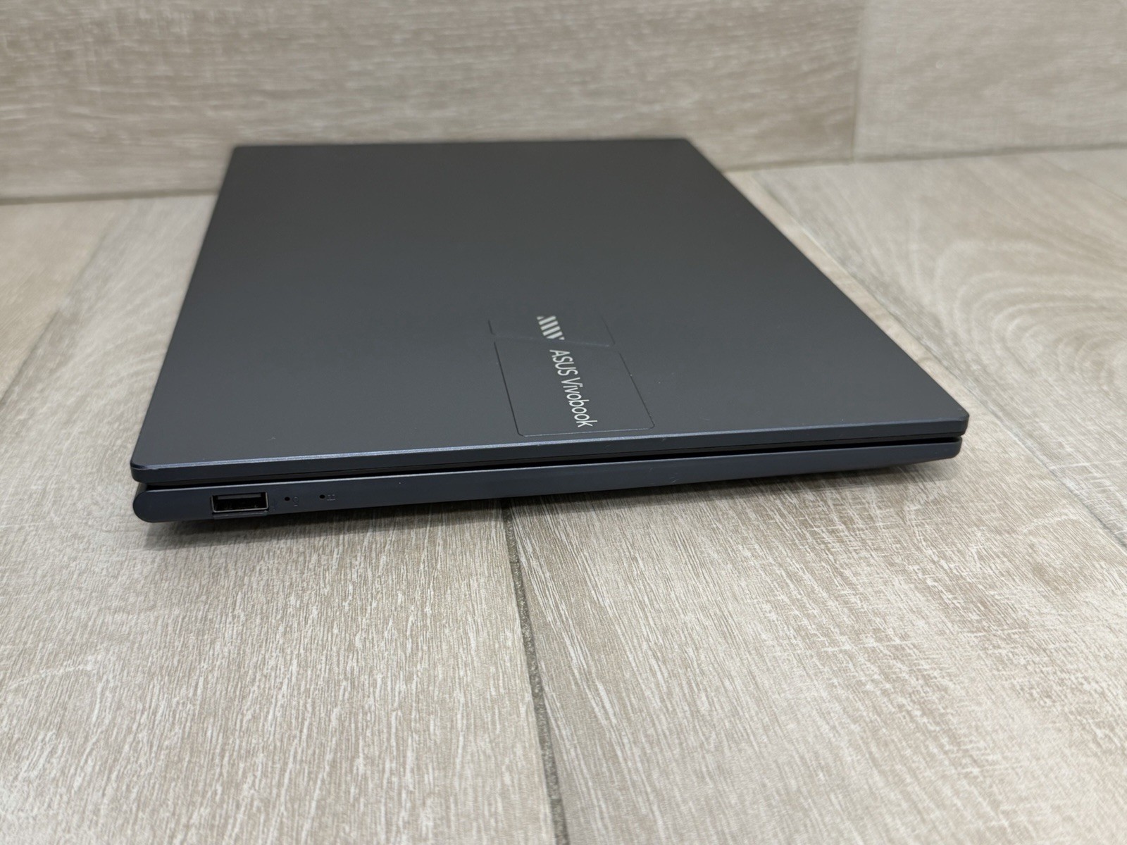 ASUS Vivobook X1404V 14″ Laptop Core 5 120U 8GB 256GB NVMe SSD Win-11