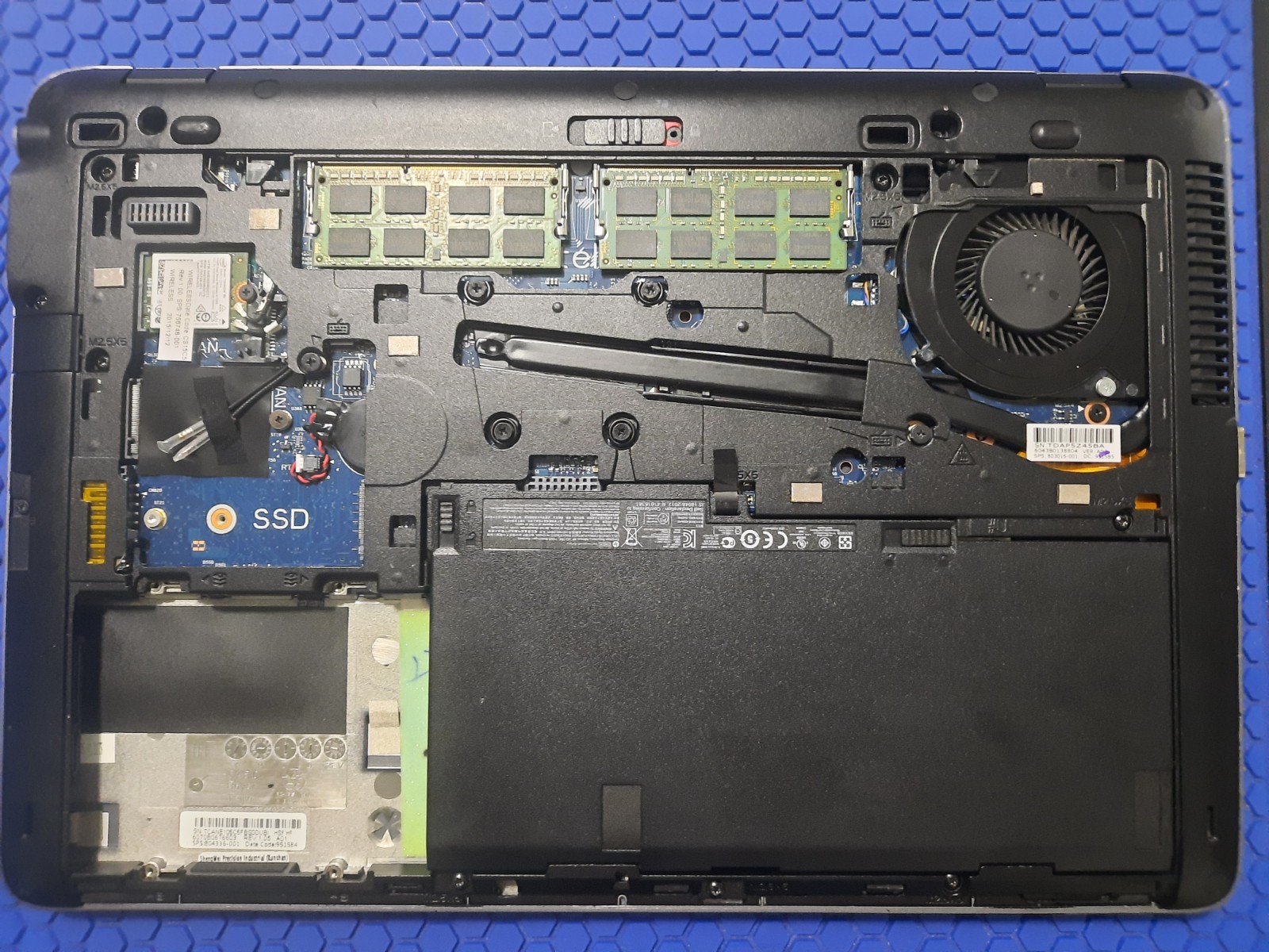 HP Elitebook 840 G2 i5 5300u 2.3GHz 16GB Ram No HD No OS Docking Station