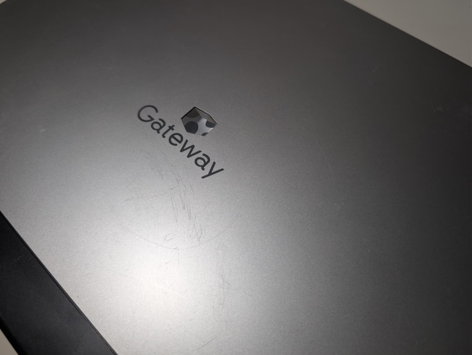 15″ Gateway M465-E | Core 2 Duo T5500 4GB RAM 320GB HDD | Win 7 Pro | DVD