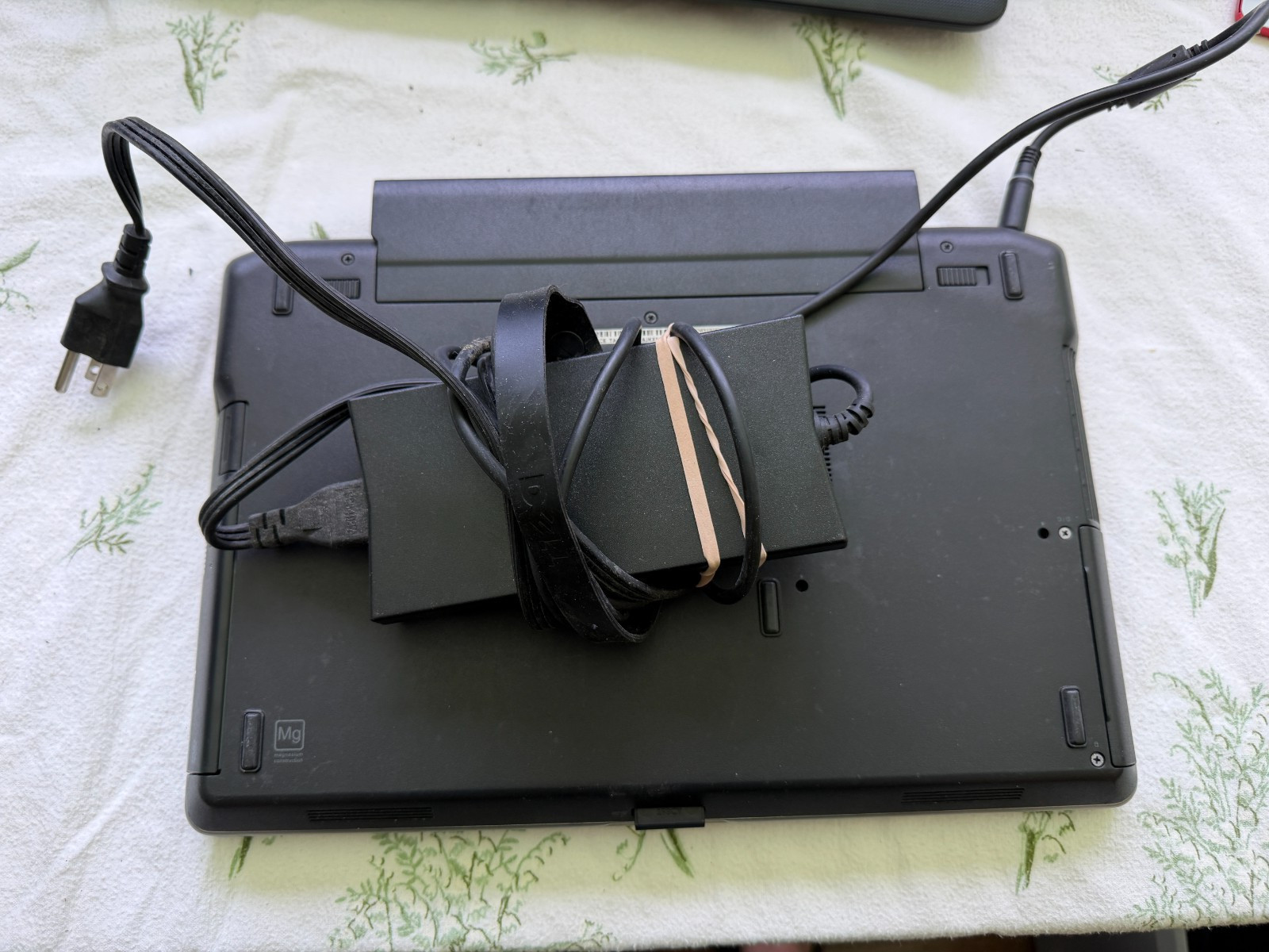 Dell Latitude E6330 Intel Core i5 boots but is locked – for parts only