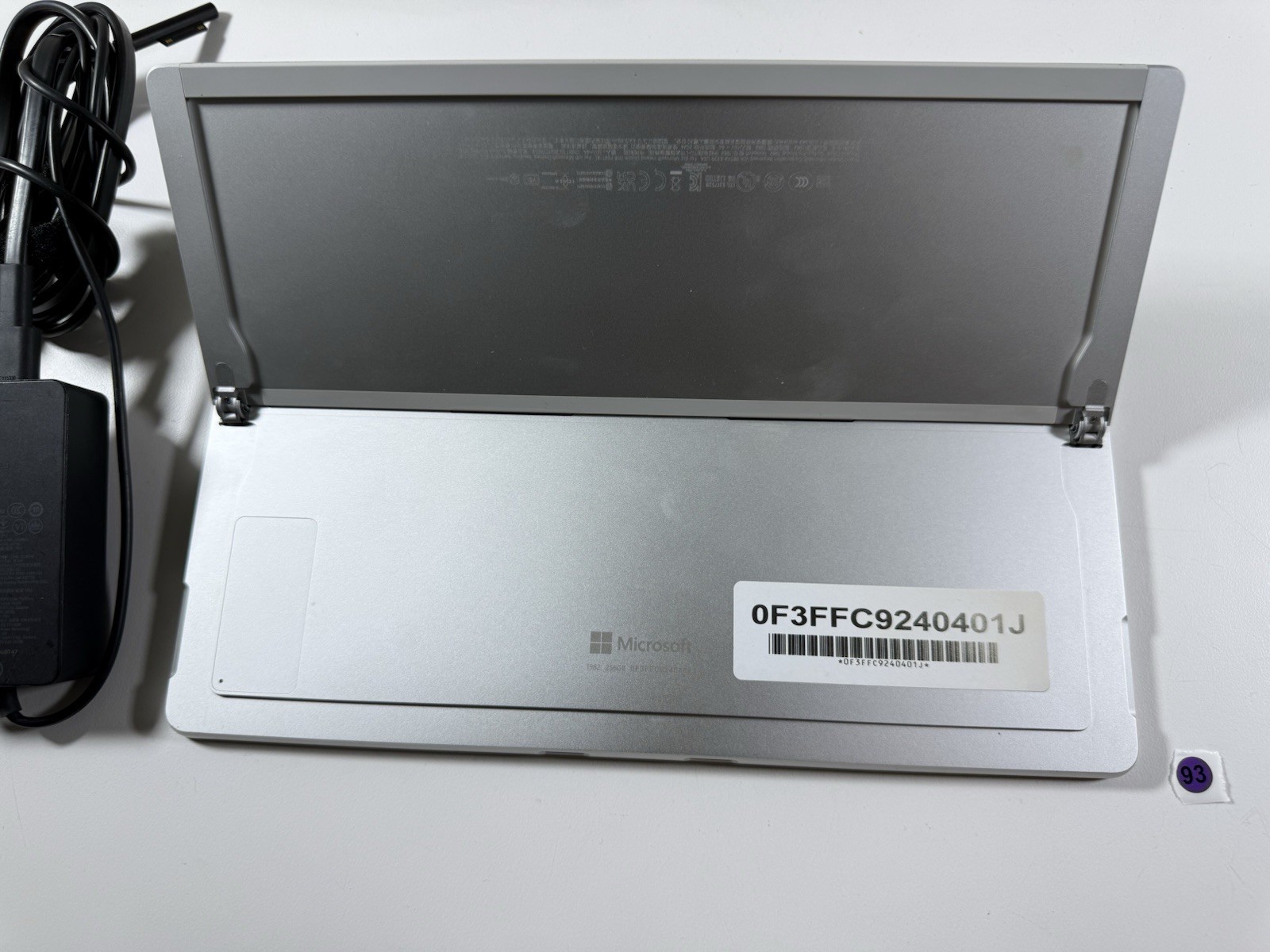 Microsoft Surface Pro 8 (1982) i5-1145G7 – 16GB RAM – 256GB 120Hz – Win 11 Pro