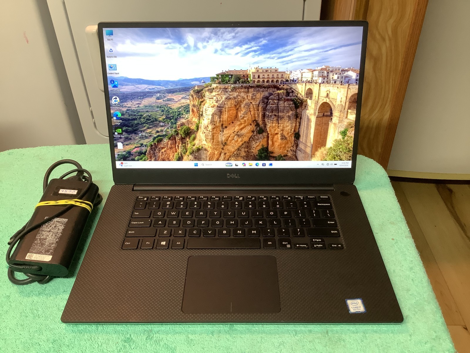 Dell XPS 7590, Gaming GTX 1650, i7-9750H, 16GB-512GB NVMe, Win 11 Pro # 6SQ6YY2