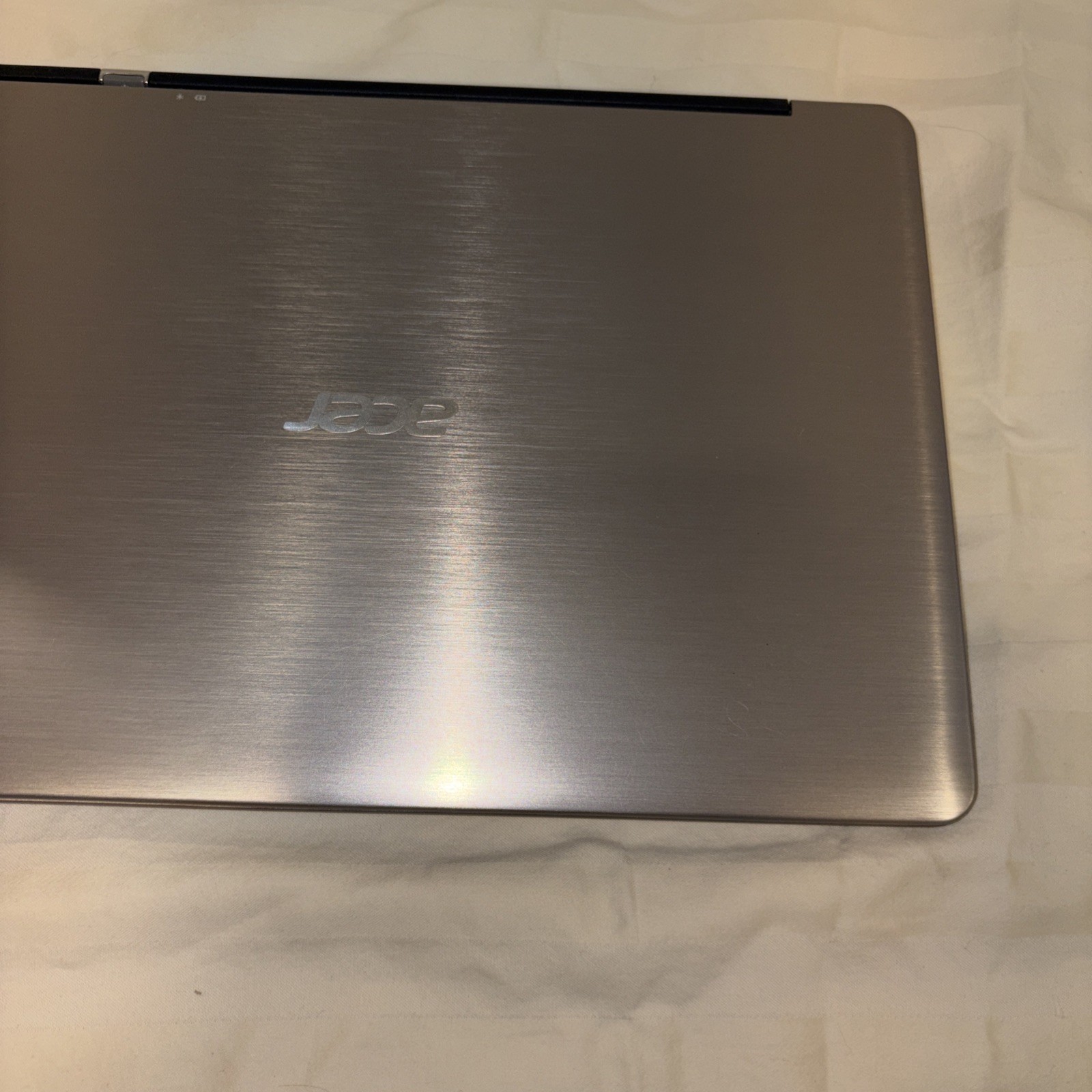Acer Aspire S3-371 13″ Notebook – i3-3217A 1.8 GHz, 4 GB, no hdd