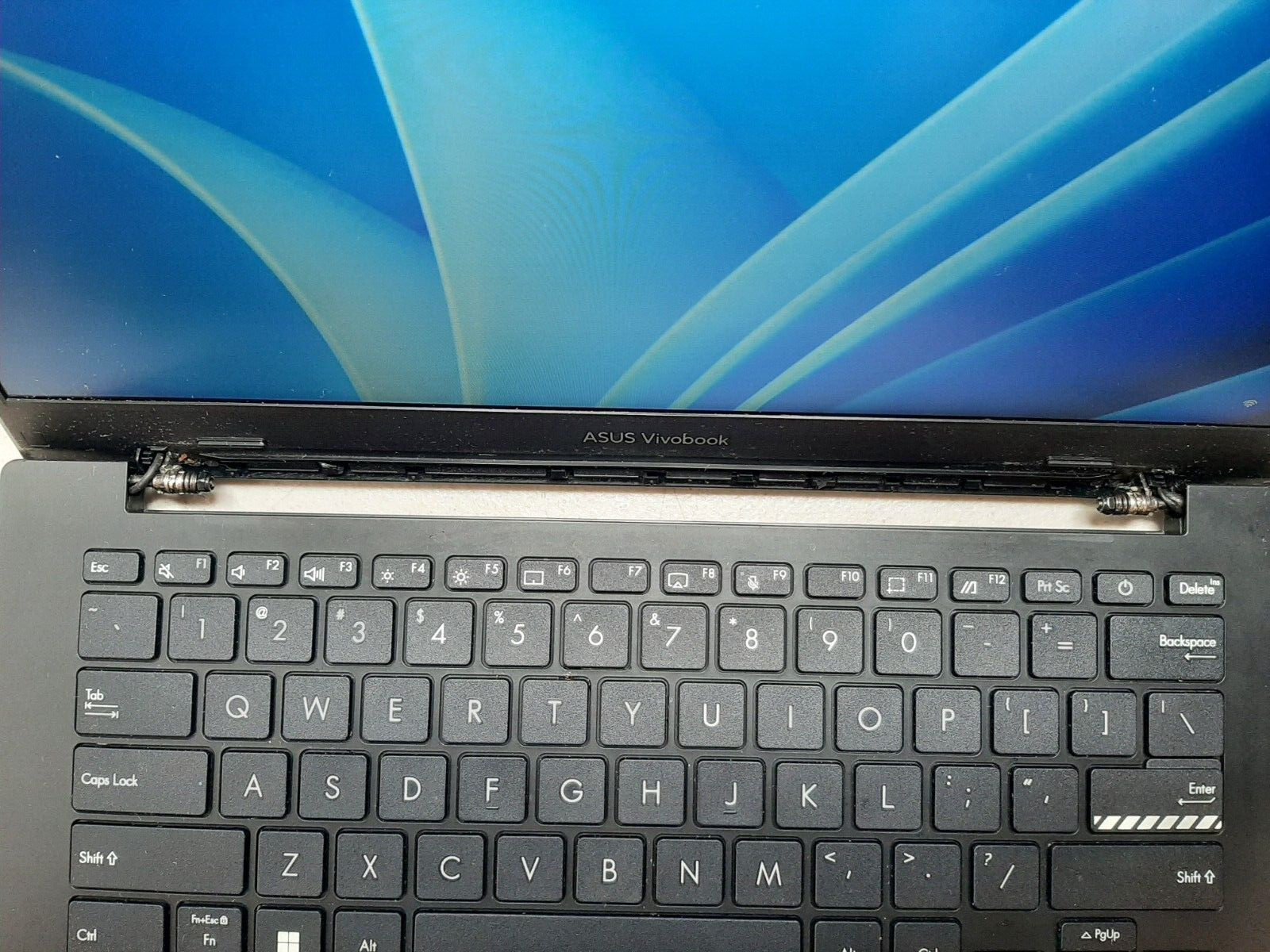 Asus VivoBook Go E140FA RYZEN 3 7320U 4GB RAM 256B SSD Win 11 #97