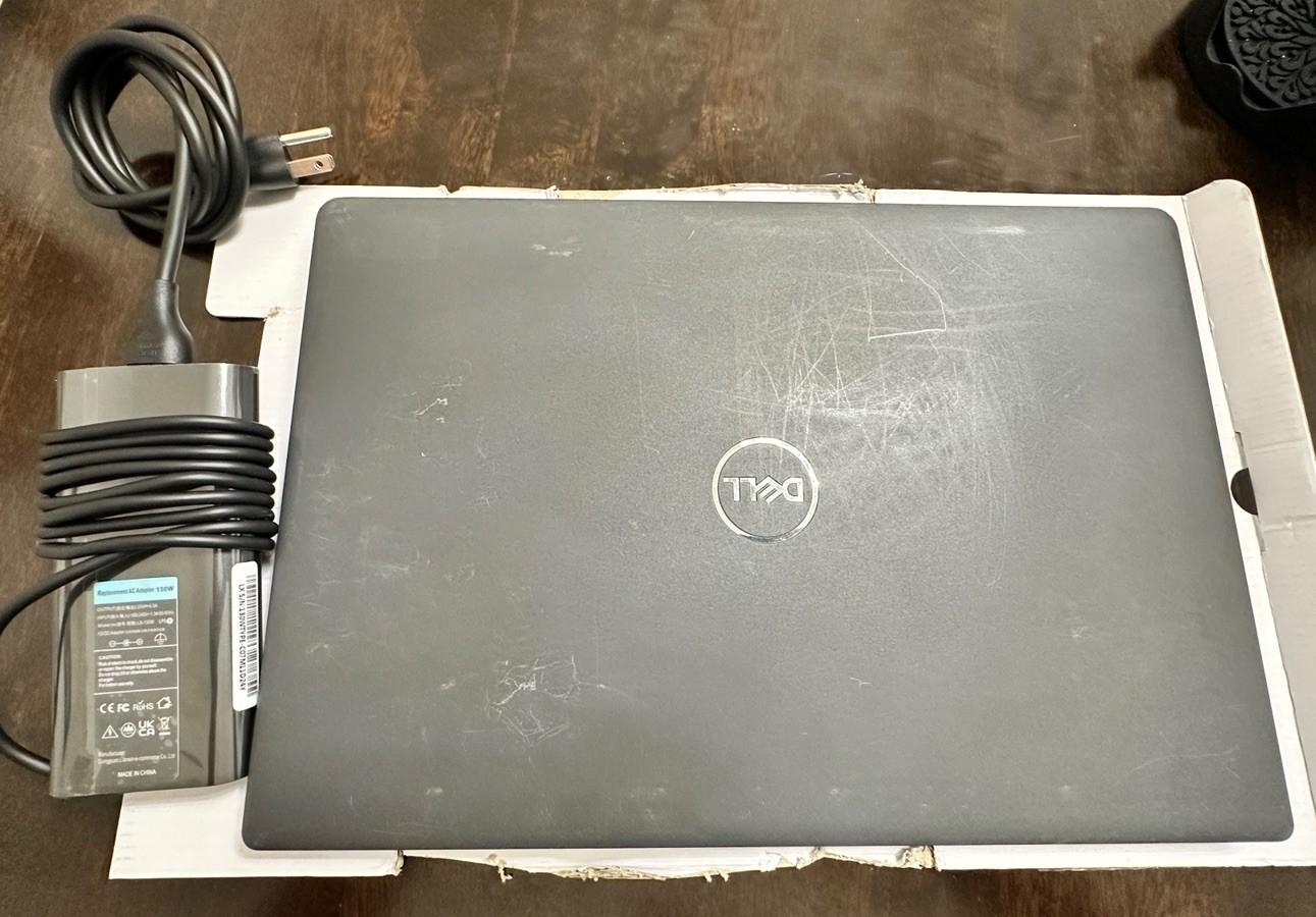 Dell Latitude 3510 15.6” i7-10510U 8GB RAM 256GB SSD Win11 Pro w/130W Charger