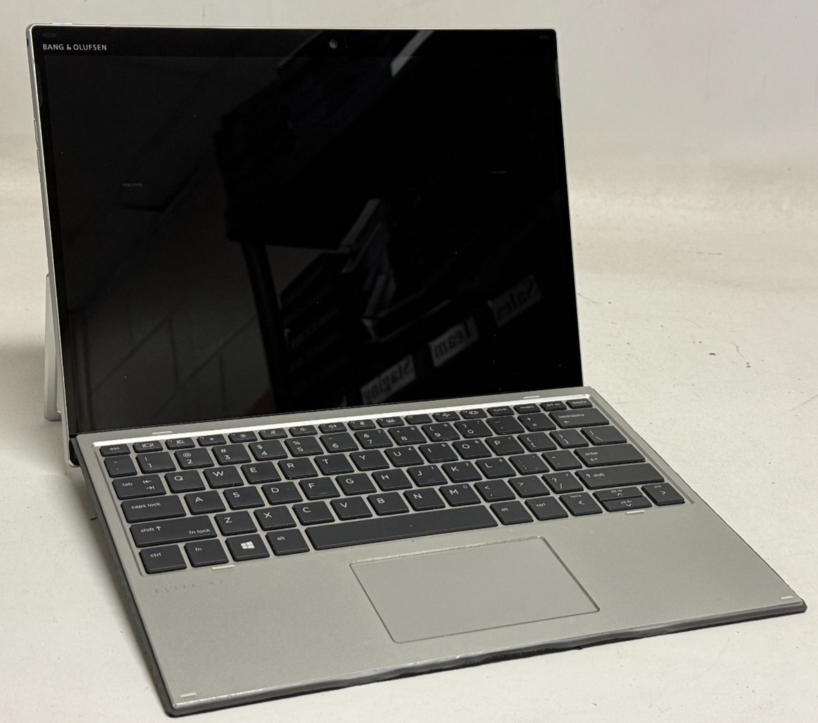 HP Elite x2 G8 2in1 13″ (i7-1185G7 3.0GHz – 16GB RAM – 512GB SSD – Win11Home)