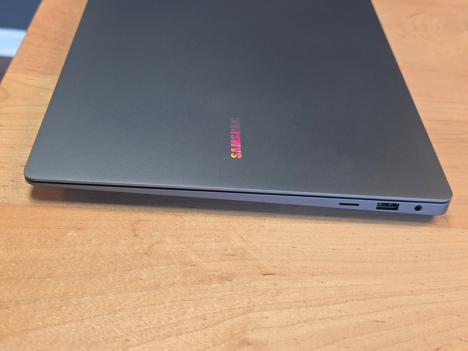 16″ Samsung Book 4 – Ulta 7 155H, 16GB, 1TB SSD, NVIDIA GeForce RTX 4050 | 120Hz