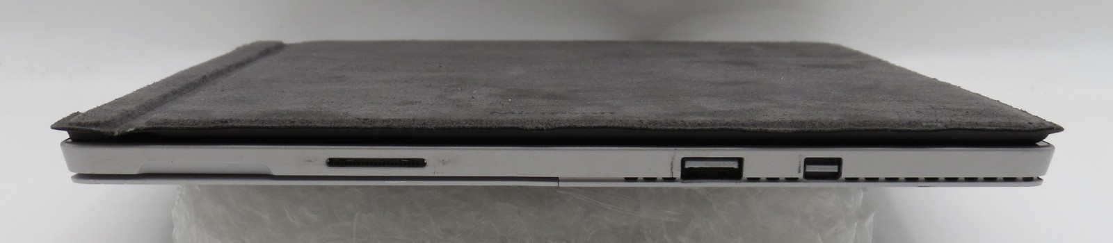 Microsoft Surface Pro 4 | i5-6300U@2.4GHz 8GB RAM 12″ 256GB HD No OS/AC
