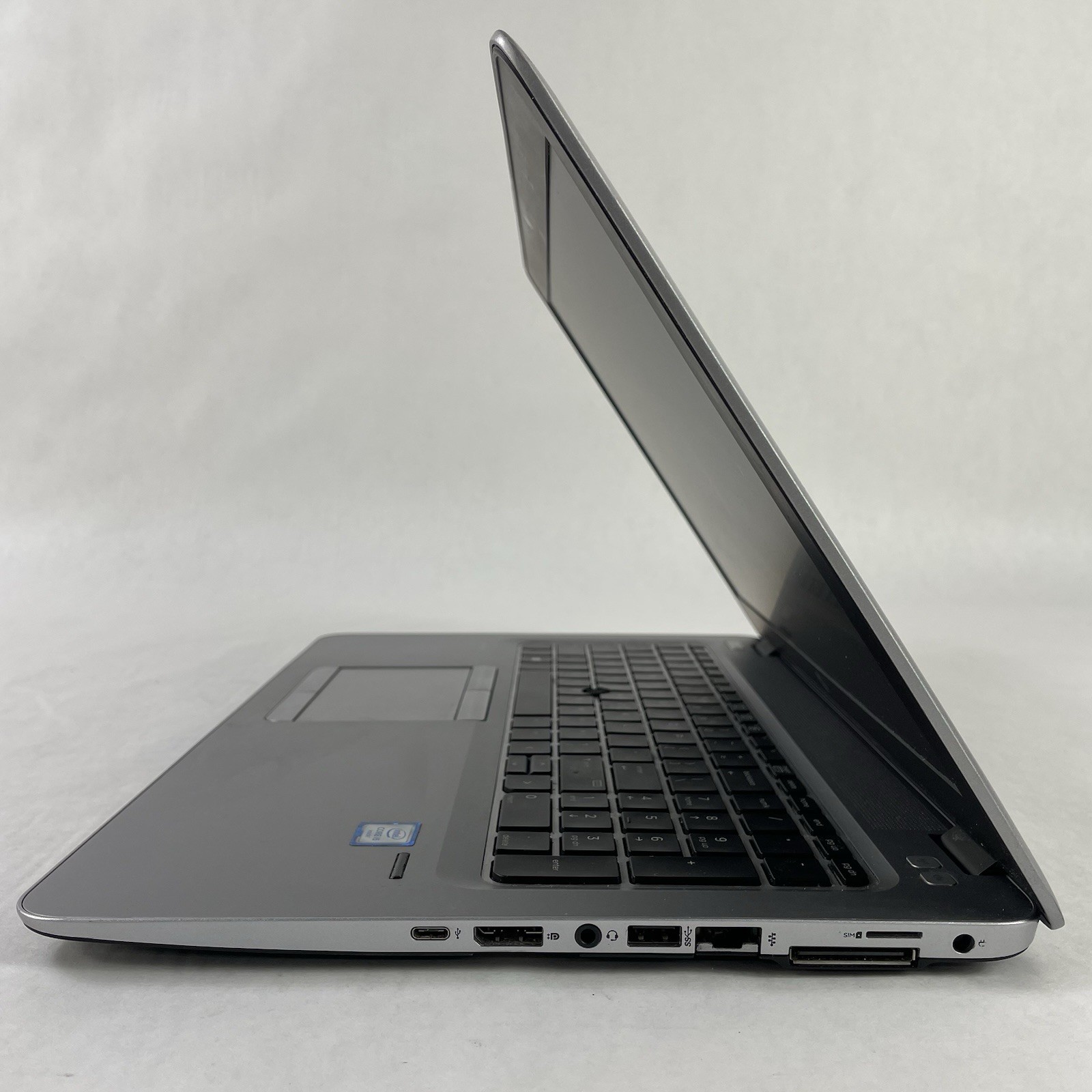 HP EliteBook 850 G3 15.6″ i5-6200U 2.30 GHz 8 GB RAM No SSD No OS – Bad Bottom