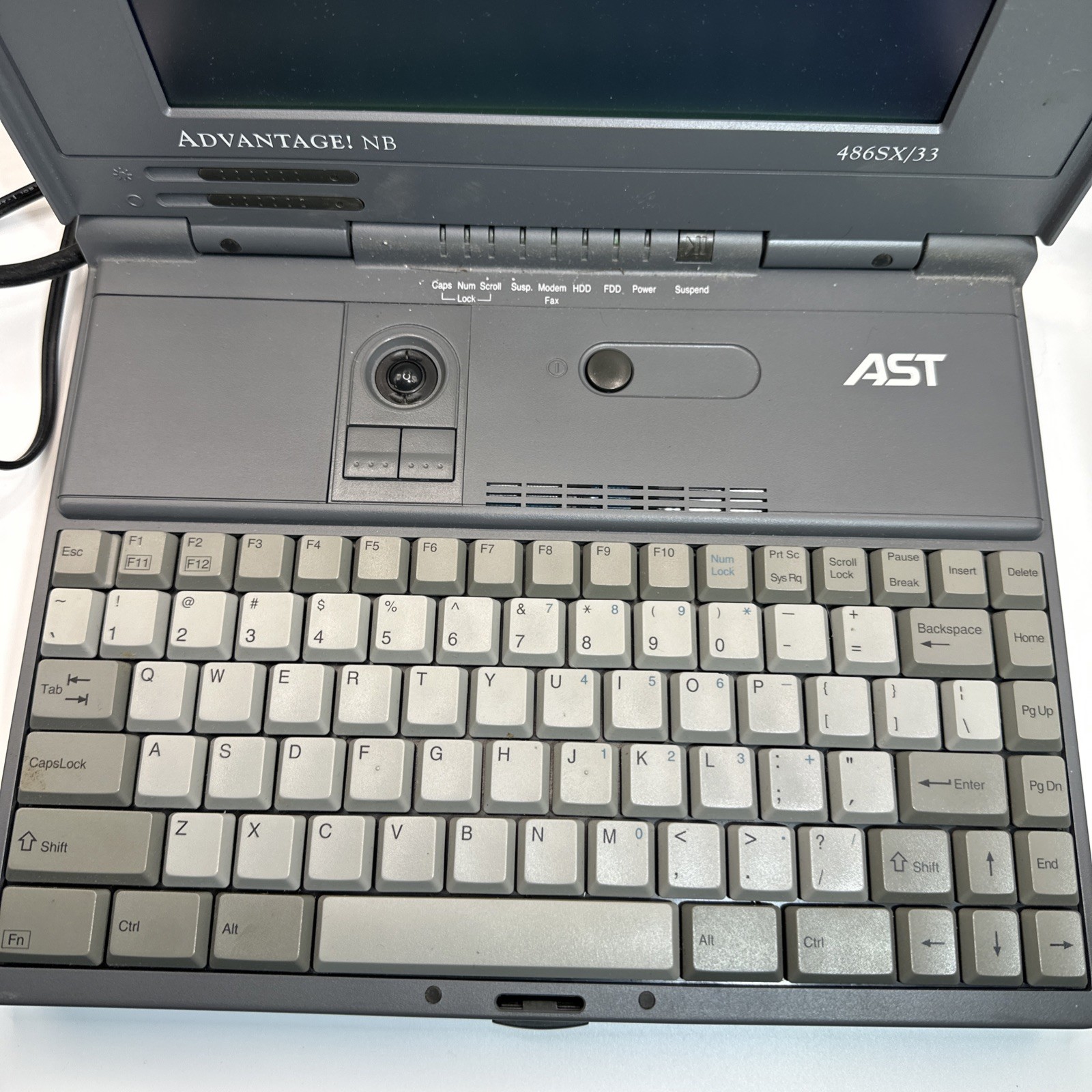 AST Advantage! NB 486SX/33 33MHz Mono LCD Screen Powers On Supply Parts Repair