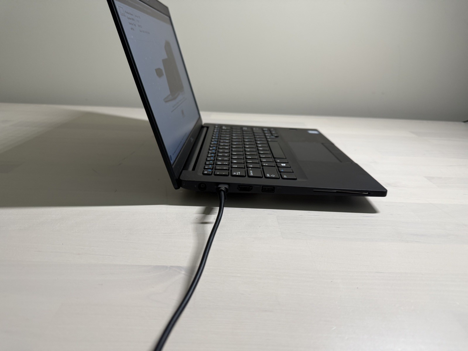 Dell Latitude 7390 Laptop Intel Core i7 8th Gen No HD/OS/AC Adapter