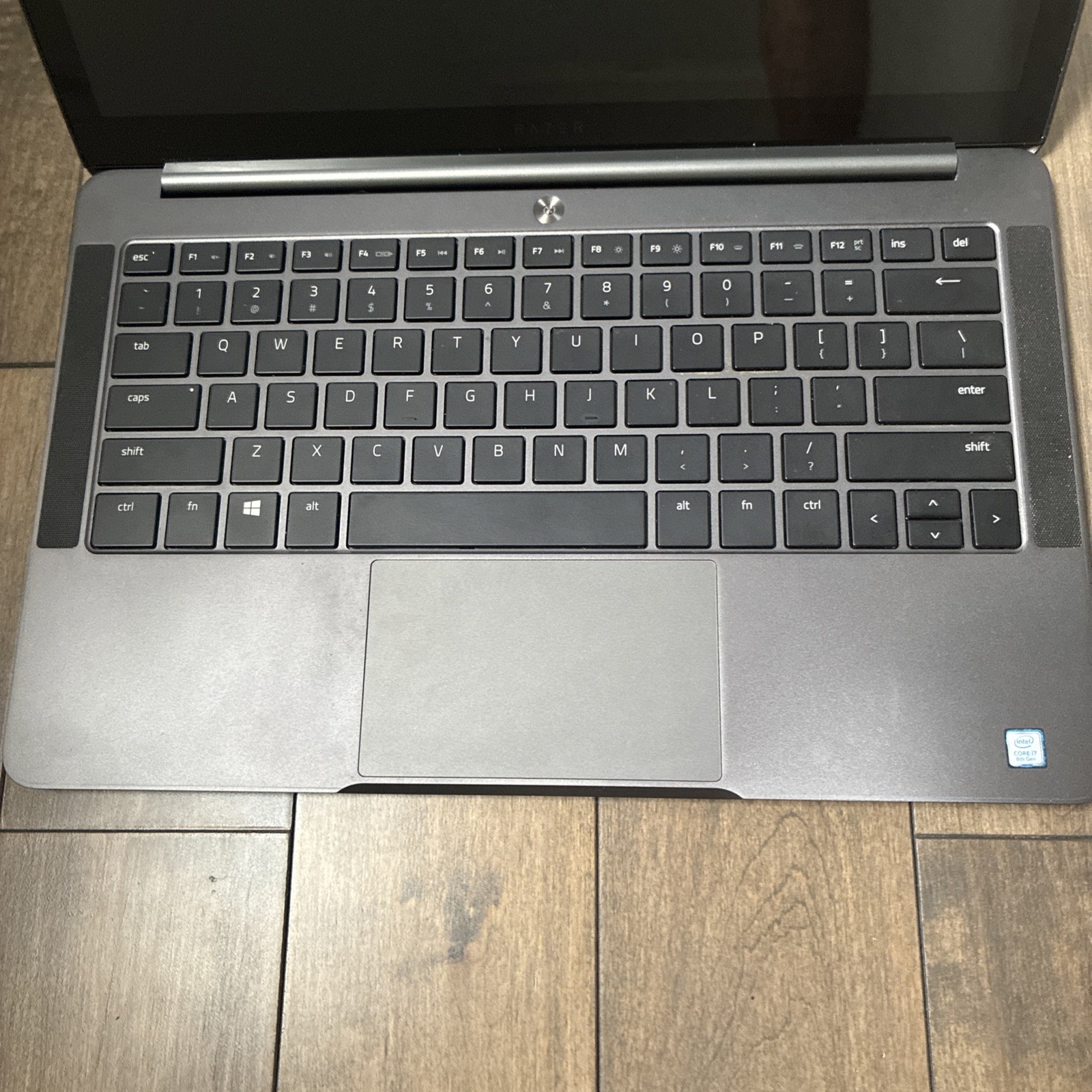 AS IS Razer Blade Stealth 13 RZ09-02394E32 i7-8550U QHD+ 1.8GHz 16GB Ram NO SSD