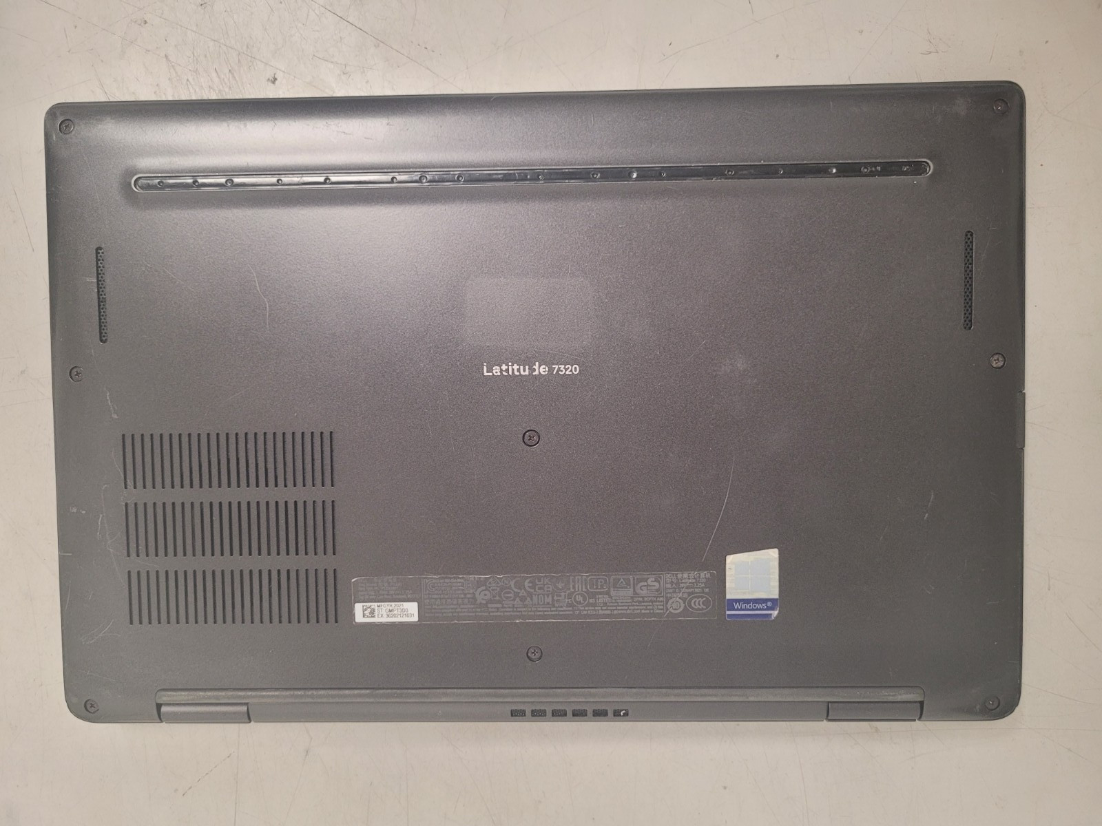 Dell latitude 7320 13.2″ i5-1145G7 2.6gh 16gb onboard ram 256gb ssd READ GMPT3D3