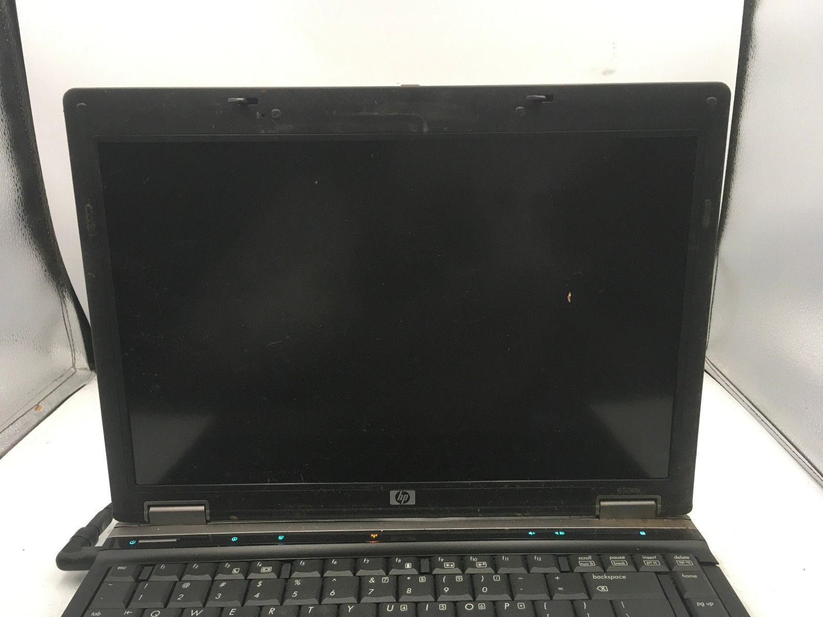 HP COMPAQ 6530B – FOR PARTS/NO LCD POWER – INTEL CORE 2 DUO – NO RAM – READ – BB