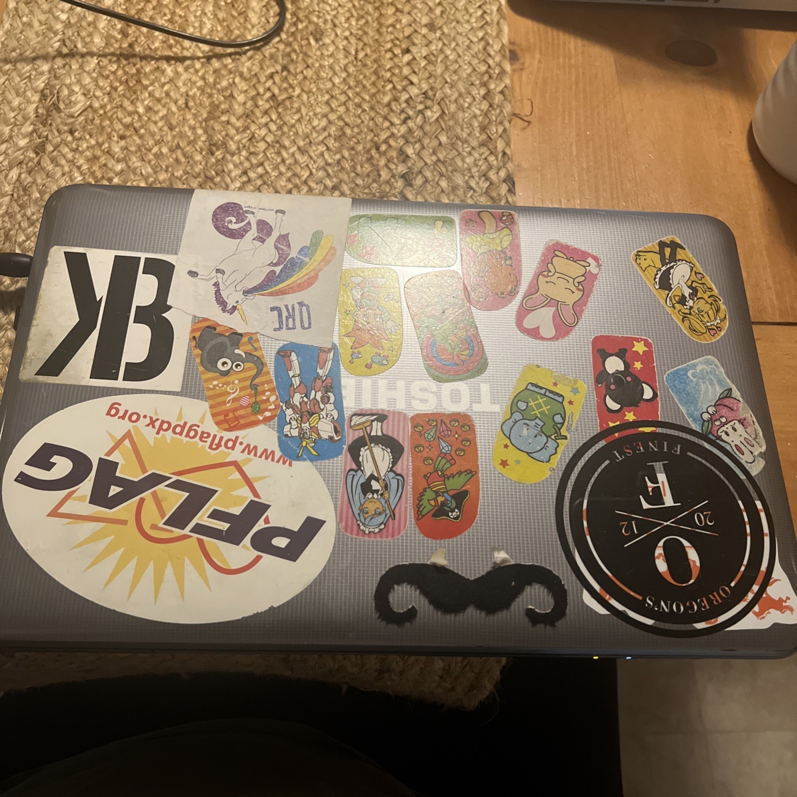 Toshiba Satellite i3 Laptop – Powers On – Screen Glitch – Touchpad Issue – Parts