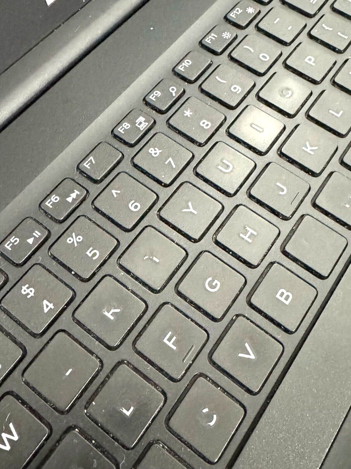 Dell Latitude 3590 Core i3-7130U 2.7 GHz 4 GB NO SSD/ NO CHARGER