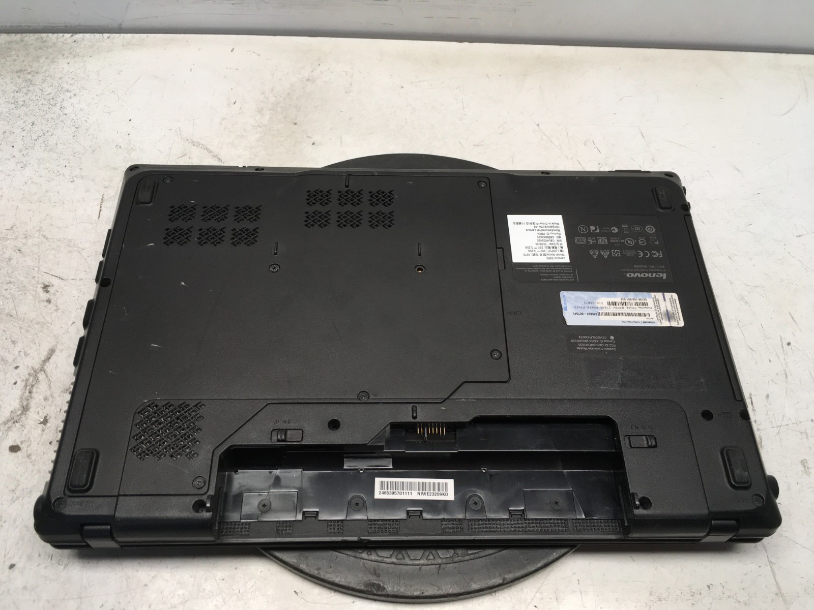 Lenovo G560 0679 Intel Pentium P6100 2GHz 4 GB NO HDD