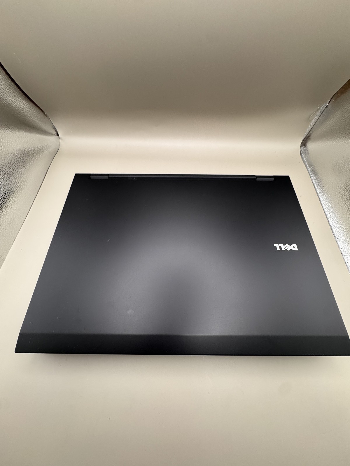 Dell Latitude E5400 laptop, (Celeron 900, 4 GB DDR2, No Drive/OS, No Battery)