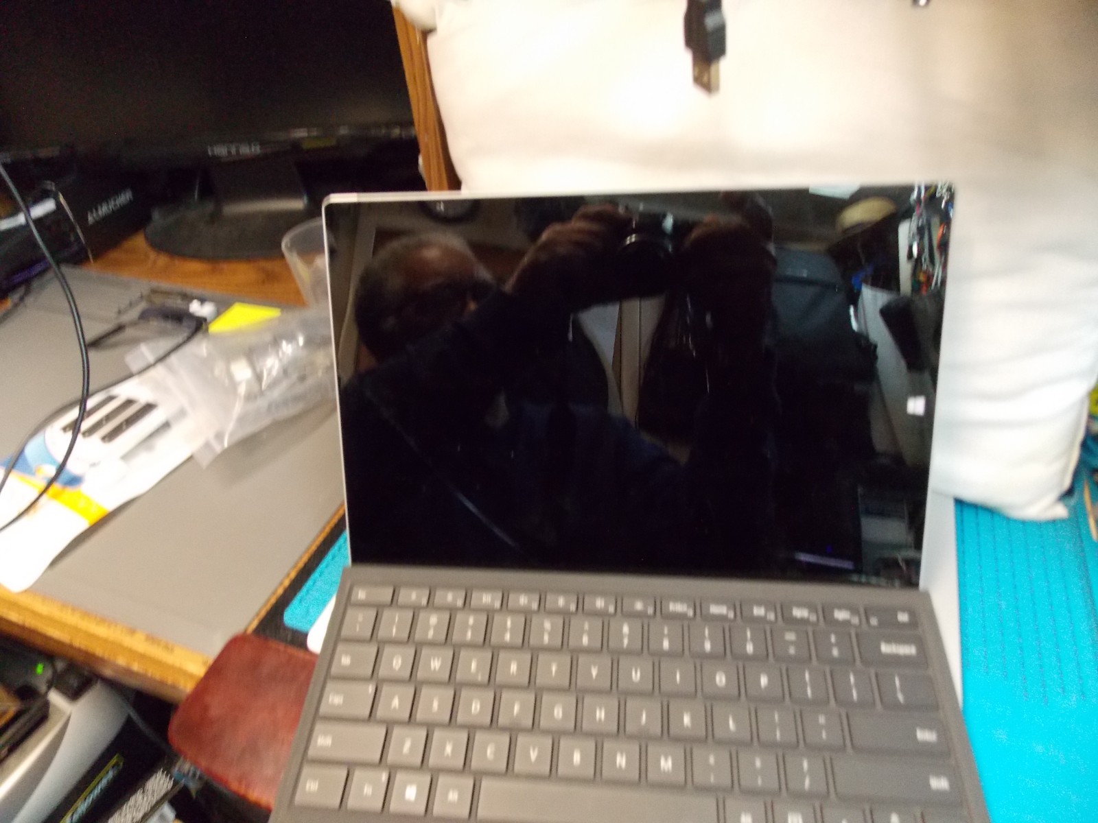 USED Surface Pro-3 1631 12” i7-4650U 8GB RAM 128GB SSD works.